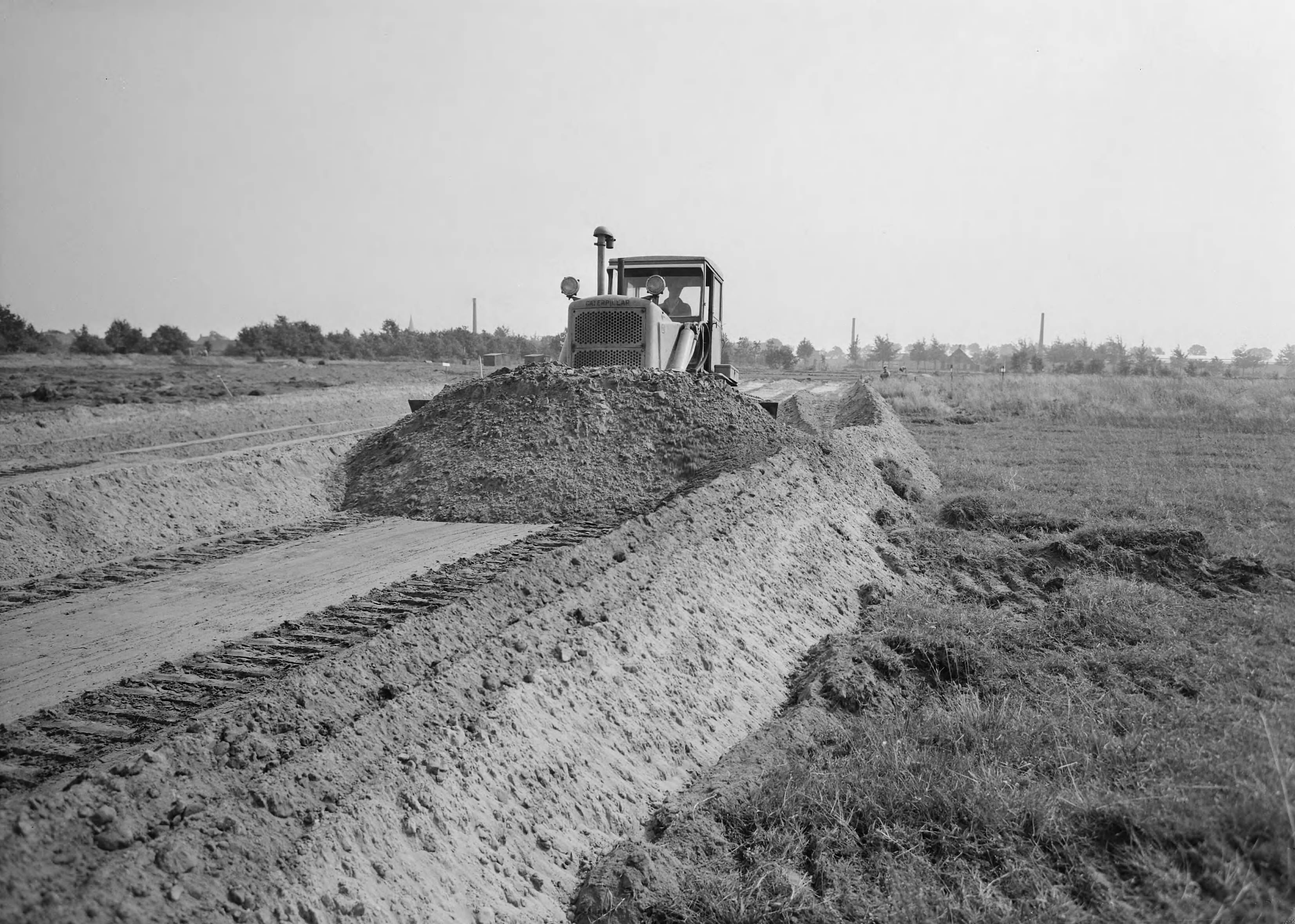 Fotocollectie Nederlandse Heidemaatschappij — Tegenwoordige toestand toekomstig sporveldencomplex Geusselt te Maastricht., gezien Zuid-Noord — Foto: Eyssen, [...] / Heidemij. Licentie: Set B: Rechtenvrij / Publiek Domein. Bron: Nationaal Archief. http://hdl.handle.net/10648/ae78a0c6-d0b4-102d-bcf8-003048976d84