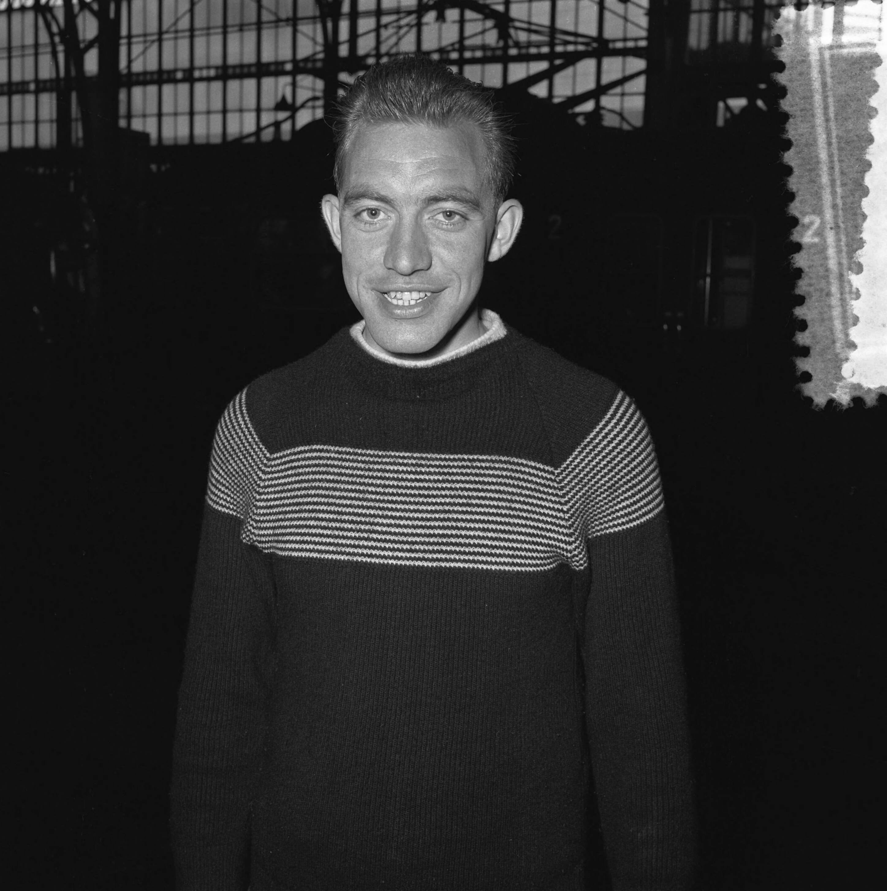 Fotocollectie Anefo — Vertrek wielrenners voor Ronde van Europa vanaf Utrecht CS. Krijn Post — Foto: Behrens, Herbert F. / Anefo. Licentie: Set B: Rechtenvrij / Publiek Domein. Bron: Nationaal Archief. http://hdl.handle.net/10648/a94cbc90-d0b4-102d-bcf8-003048976d84