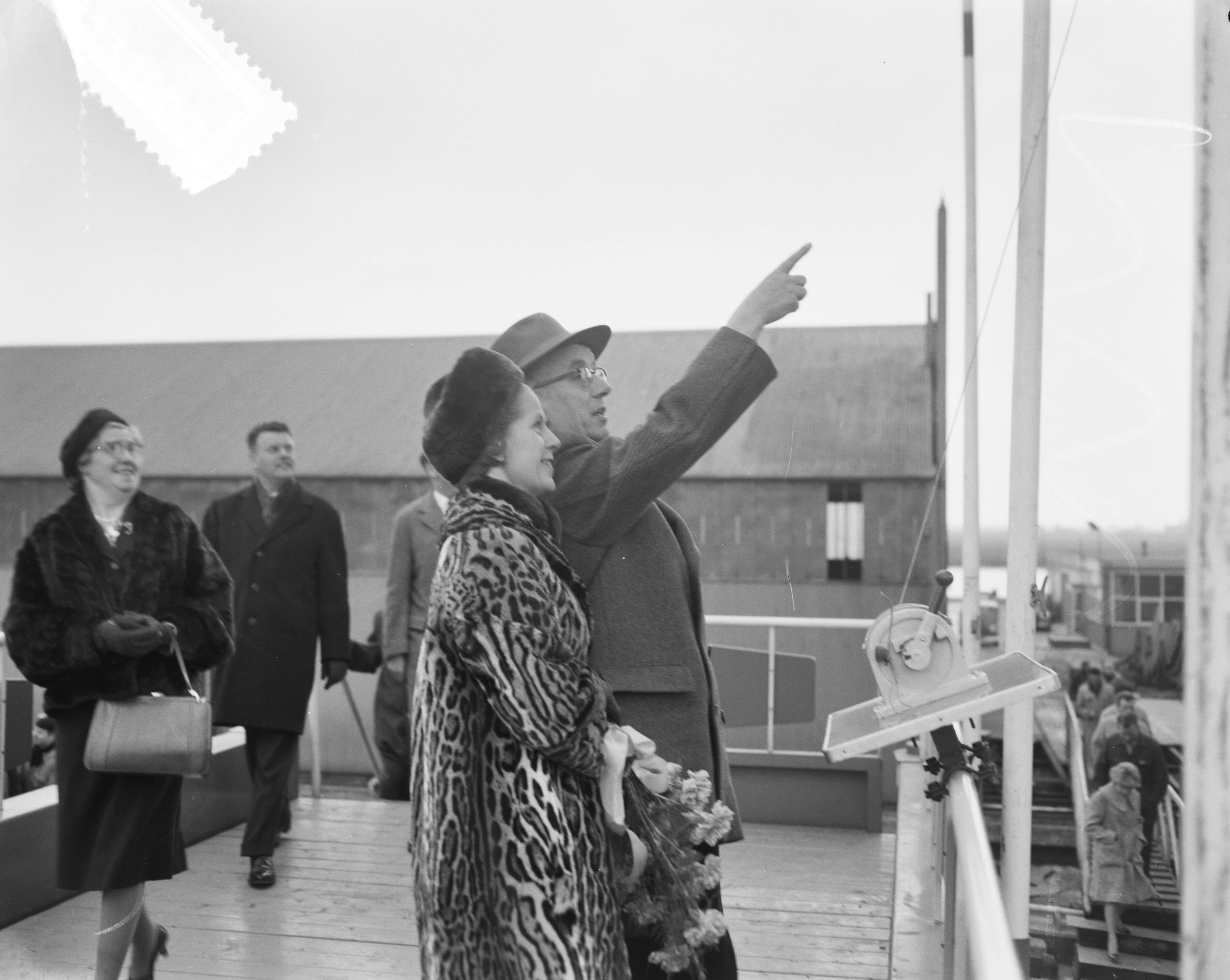 Fotocollectie Anefo — Tewaterlating m.s. "Lis Frellsen" bij de N.V. Zaanlandsche Scheepbouw Maatschappij — Foto: Bilsen, Joop van / Anefo. Licentie: Set B: Rechtenvrij / Publiek Domein. Bron: Nationaal Archief. http://hdl.handle.net/10648/a9fb1e48-d0b4-102d-bcf8-003048976d84
