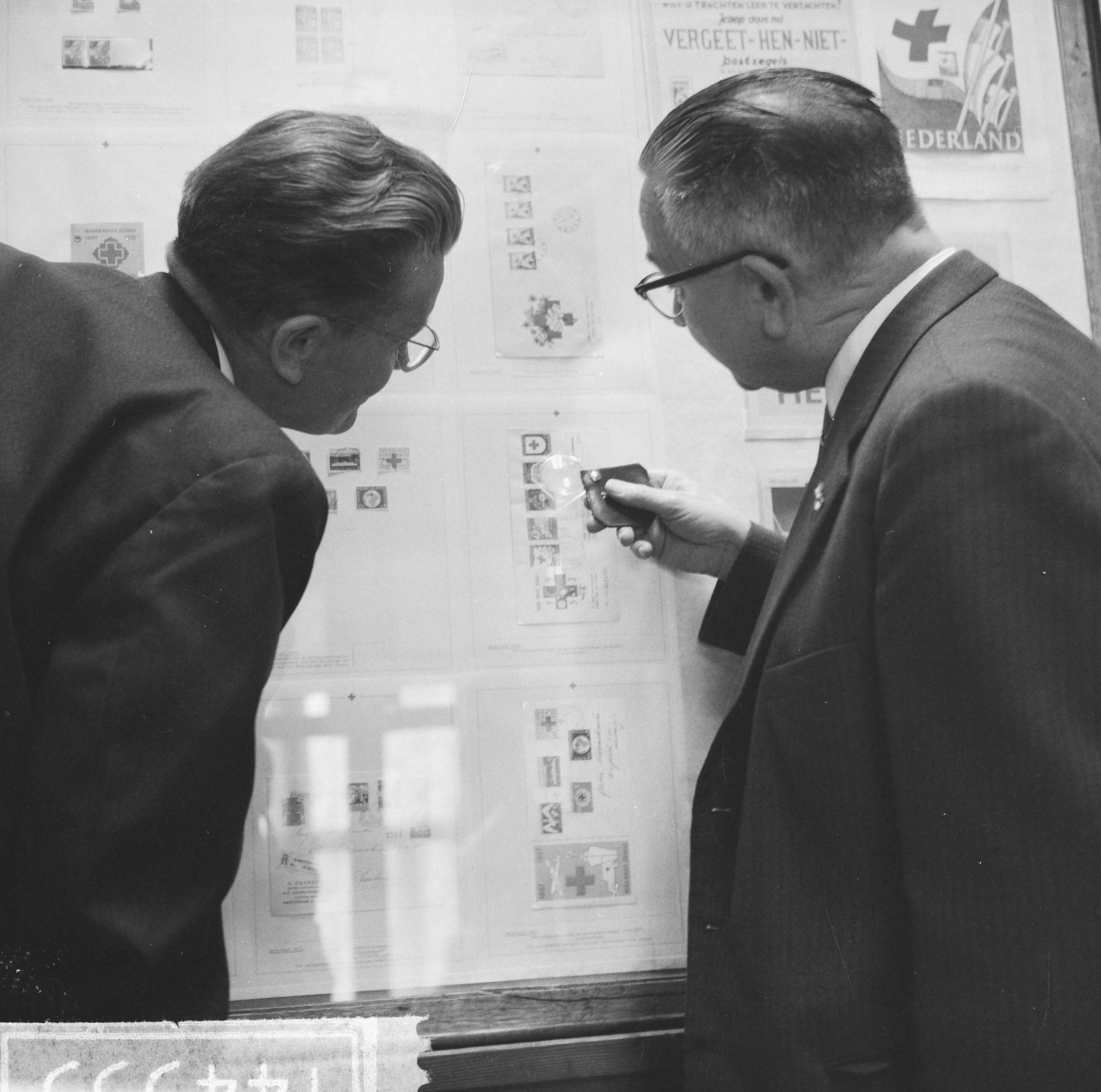 Fotocollectie Anefo — Benelux postzegel tentoonstelling in Den Haag — Foto: Koch, Eric / Anefo. Licentie: Set B: Rechtenvrij / Publiek Domein. Bron: Nationaal Archief. http://hdl.handle.net/10648/aa1c4a28-d0b4-102d-bcf8-003048976d84