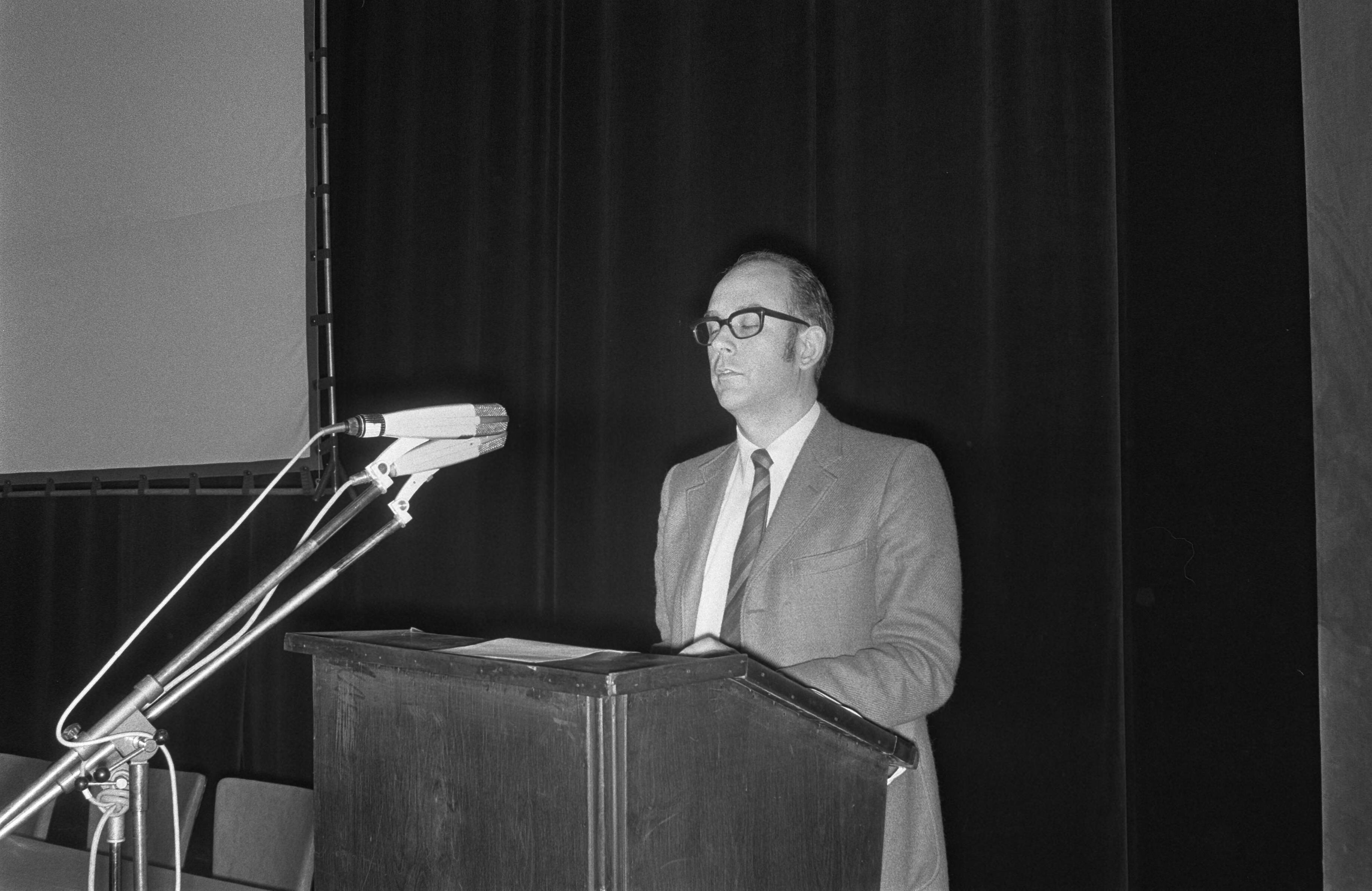Fotocollectie Anefo — Congres van Nederlandse Wegen Congres , Utrecht — Foto: Peters, Hans / Anefo. Licentie: Set B: Rechtenvrij / Publiek Domein. Bron: Nationaal Archief. http://hdl.handle.net/10648/abda74a2-d0b4-102d-bcf8-003048976d84