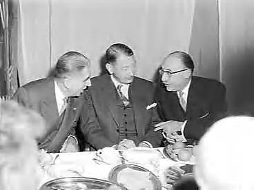 Fotocollectie Anefo — Algemene vergadering van het Centraal Sociaal Werkgeversverbond in Den Haag — Foto: Behrens, Herbert F. / Anefo. Licentie: Set B: Rechtenvrij / Publiek Domein. Bron: Nationaal Archief. http://hdl.handle.net/10648/a96f494a-d0b4-102d-bcf8-003048976d84