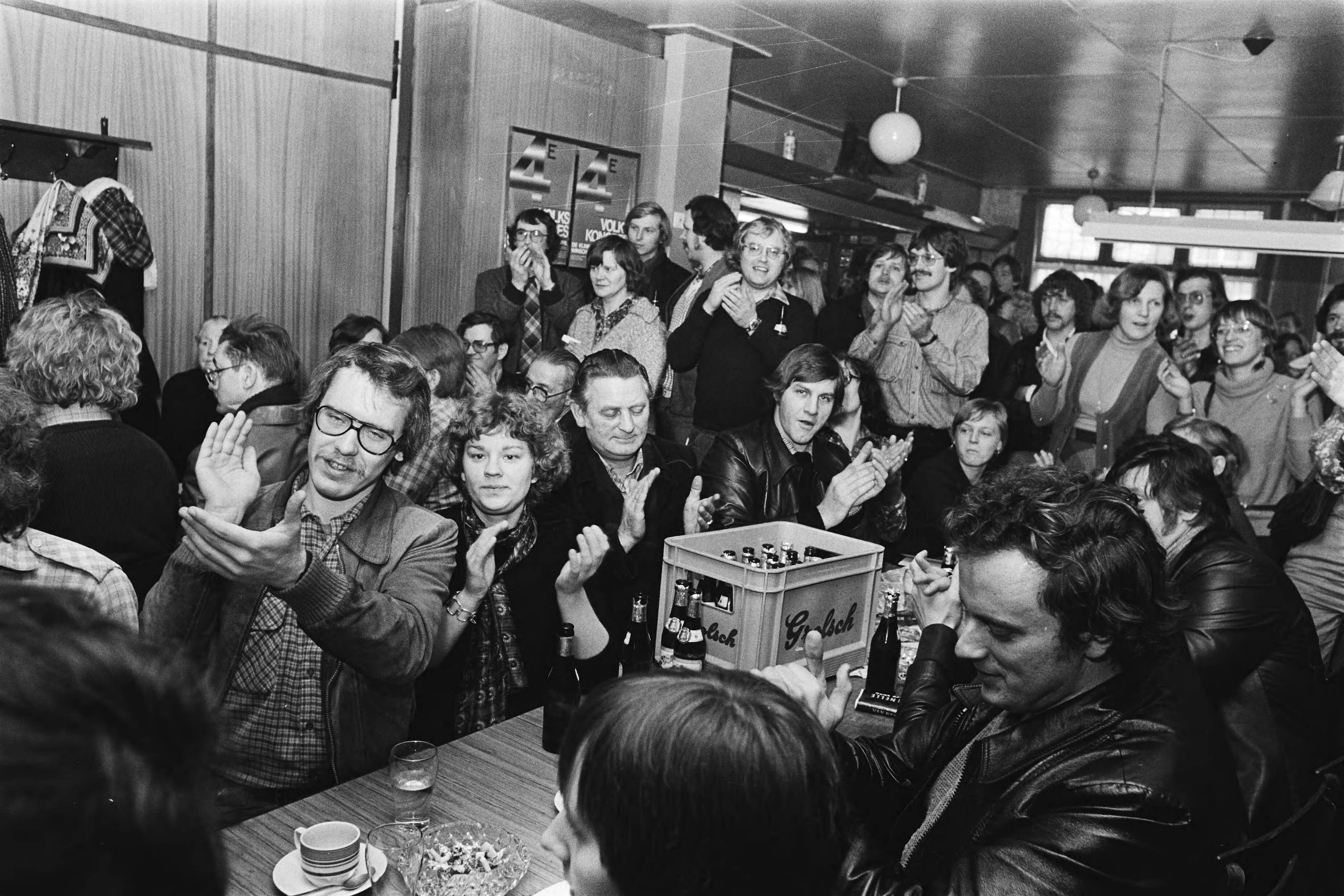 Fotocollectie Anefo — Bijeenkomst actiecommites voor werkgelegenheid in Oude Pekela in Groningen onder leiding van Fre Meis ; overzicht van de zaal — Foto: Bogaerts, Rob / Anefo. Licentie: Set B: Rechtenvrij / Publiek Domein. Bron: Nationaal Archief. http://hdl.handle.net/10648/acd9d0c8-d0b4-102d-bcf8-003048976d84