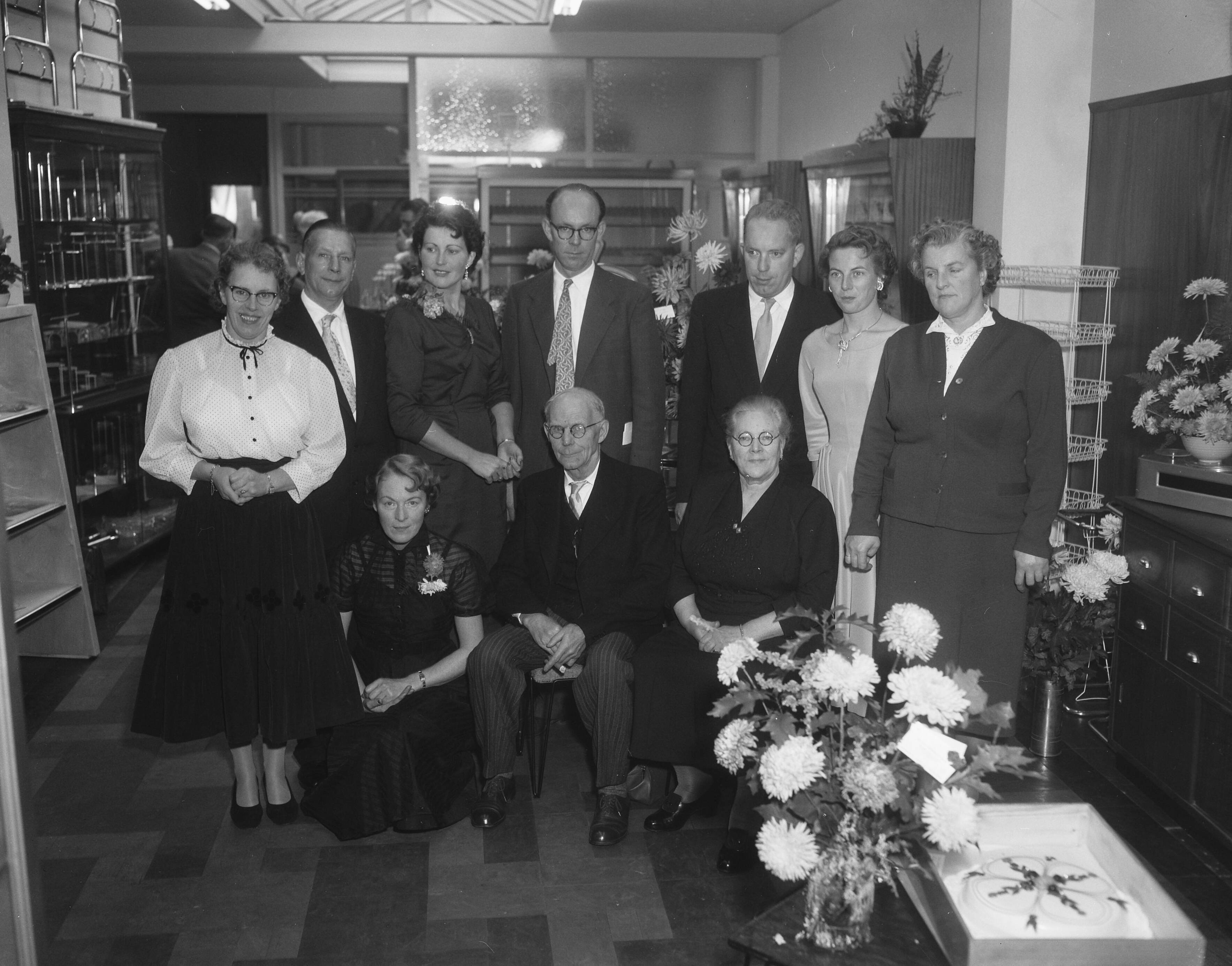 Fotocollectie Anefo — Opdrachten Fa. Koning te Haarlem — Foto: Pot, Harry / Anefo. Licentie: Set B: Rechtenvrij / Publiek Domein. Bron: Nationaal Archief. http://hdl.handle.net/10648/a96ac460-d0b4-102d-bcf8-003048976d84