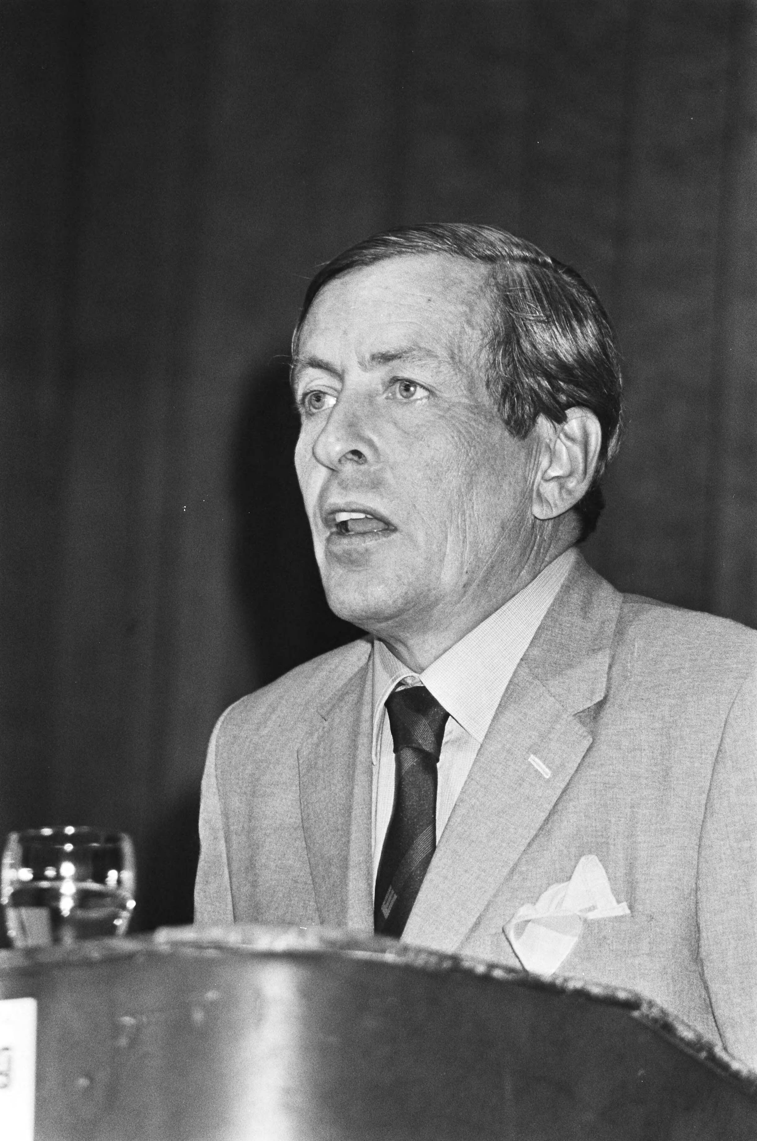 Fotocollectie Anefo — 10e Wereldcongres van de Internationale Organisation of Consumers Union in Congres gebouw Den Haag ; Prins Claus openingstoespraak — Foto: Antonisse, Marcel / Anefo. Licentie: Set B: Rechtenvrij / Publiek Domein. Bron: Nationaal Archief. http://hdl.handle.net/10648/acfe8daa-d0b4-102d-bcf8-003048976d84