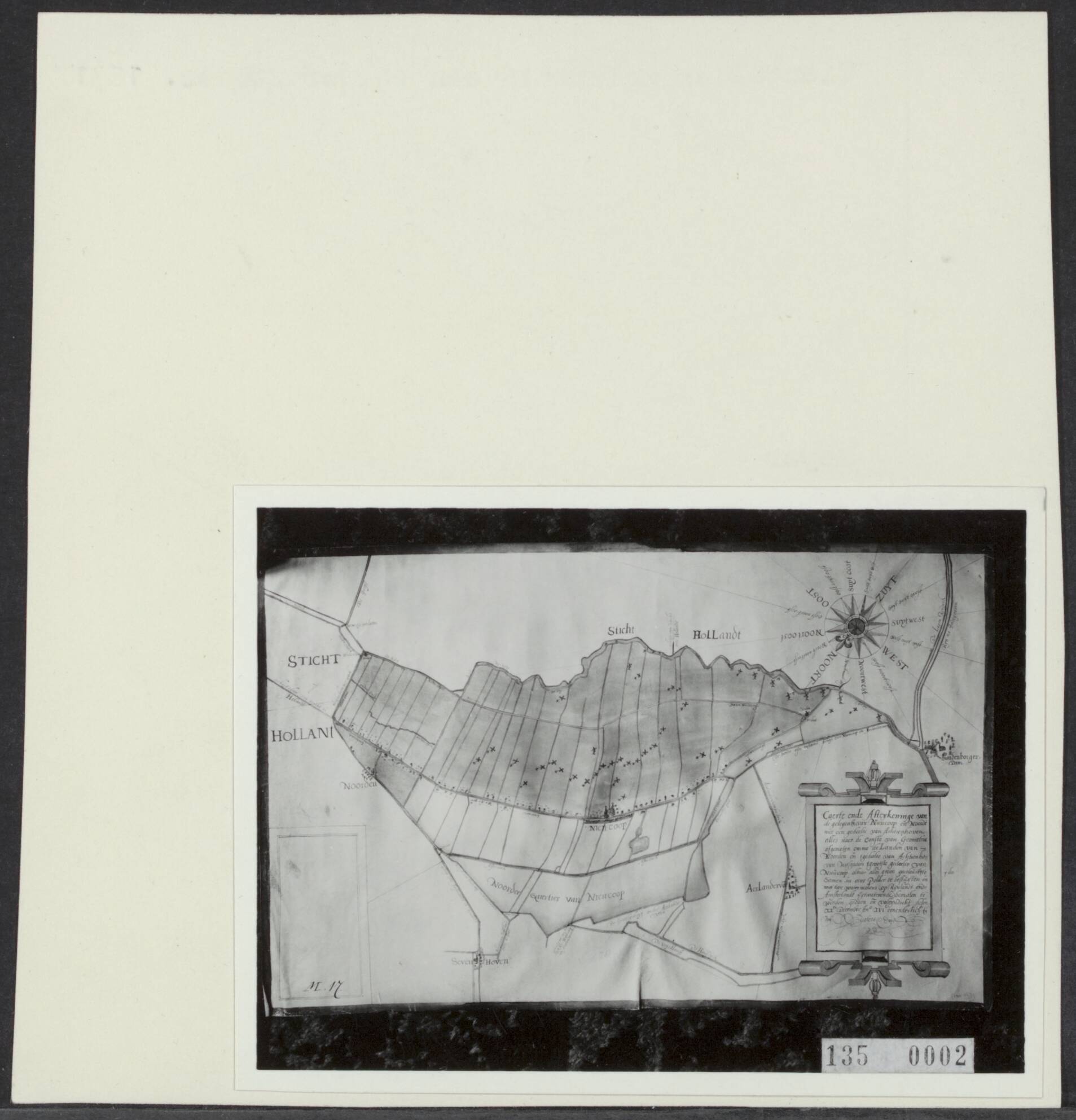 Fotocollectie Rijksvoorlichtingsdienst Eigen — Kaart van de polder Nieuwkoop en Noorden van wat nu de Nieuwkoopse Plassen zijn. Werk van de Rijnlandse landmeter Jan Pietersz Dou(w), getekend in 1631 — Foto: Rijksvoorlichtingsdienst (RVD). Licentie: Set B: Rechtenvrij / Publiek Domein. Bron: Nationaal Archief. http://hdl.handle.net/10648/af5f769a-d0b4-102d-bcf8-003048976d84