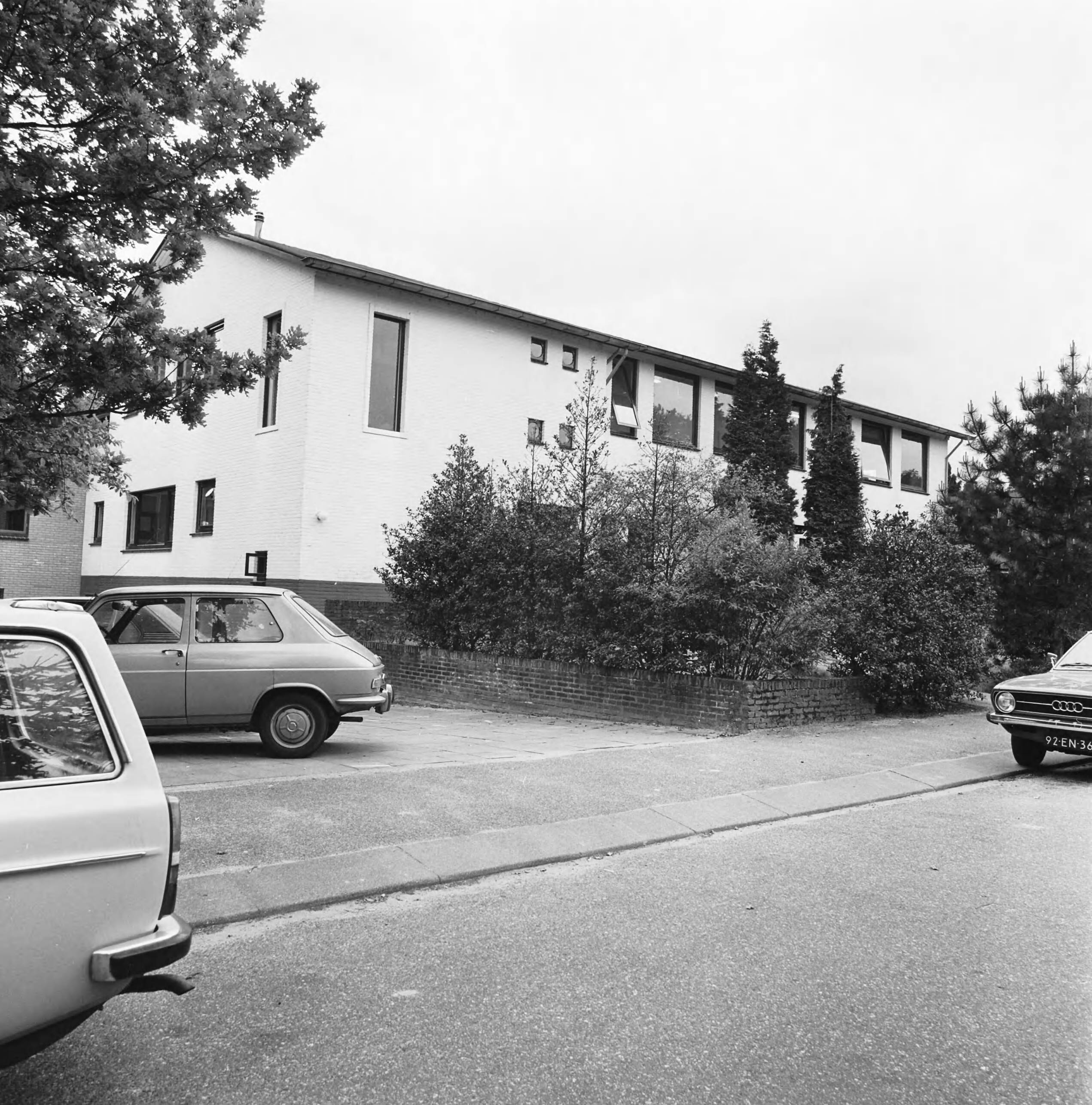 Nationale Woningraad te Baarn — Nationale Woningraad|Aedes|Baarn|kantoren|Utrecht (prov.) — Foto: Mieremet, Rob / Anefo. Licentie: Set B: Rechtenvrij / Publiek Domein. Bron: Nationaal Archief. http://hdl.handle.net/10648/ac6a654e-d0b4-102d-bcf8-003048976d84