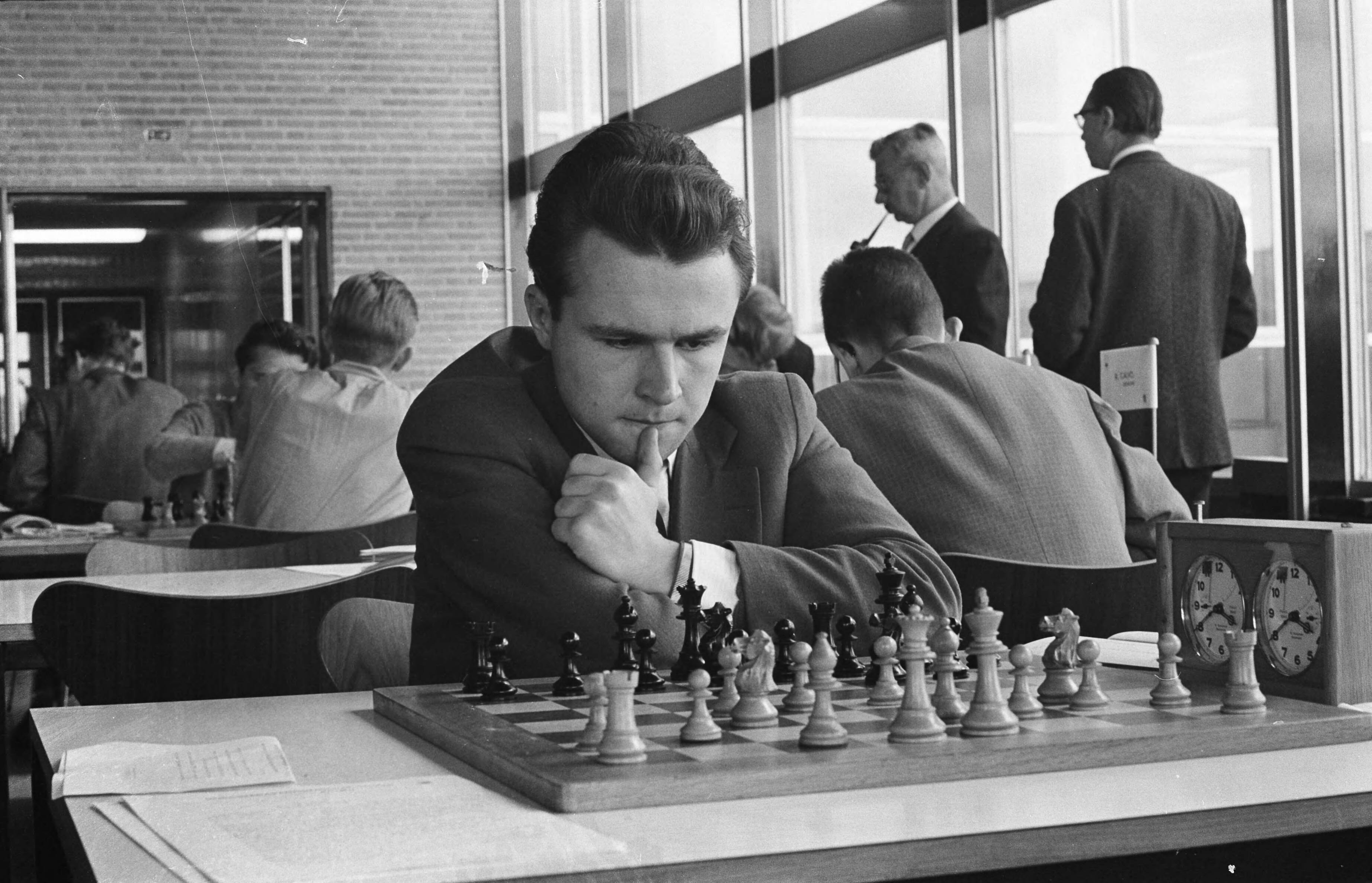 Fotocollectie Anefo — Jeugdwereldkampioenschappen schaken in Den Haag. [Ervin Nagy (Hongarije)] — Foto: Rossem, Wim van / Anefo. Licentie: Set B: Rechtenvrij / Publiek Domein. Bron: Nationaal Archief. http://hdl.handle.net/10648/a9e025ca-d0b4-102d-bcf8-003048976d84