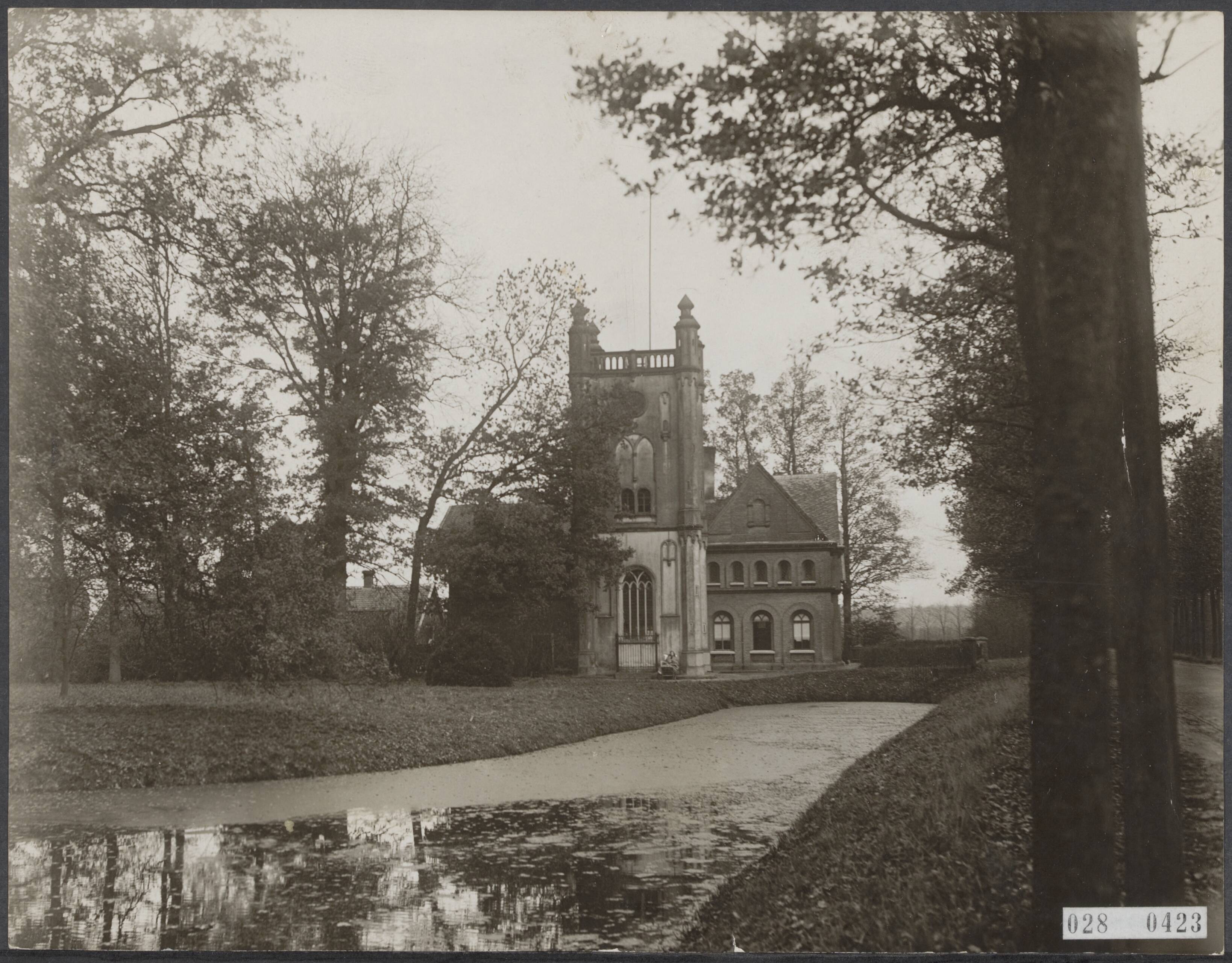 Fotocollectie Elsevier Binnenland — Landhuis Klein-Heerenstein bij Woudenberg. — Foto: Onbekend / Publiek Domein of Rechtenvrij. Licentie: Set B: Rechtenvrij / Publiek Domein. Bron: Nationaal Archief. http://hdl.handle.net/10648/adddc150-d0b4-102d-bcf8-003048976d84