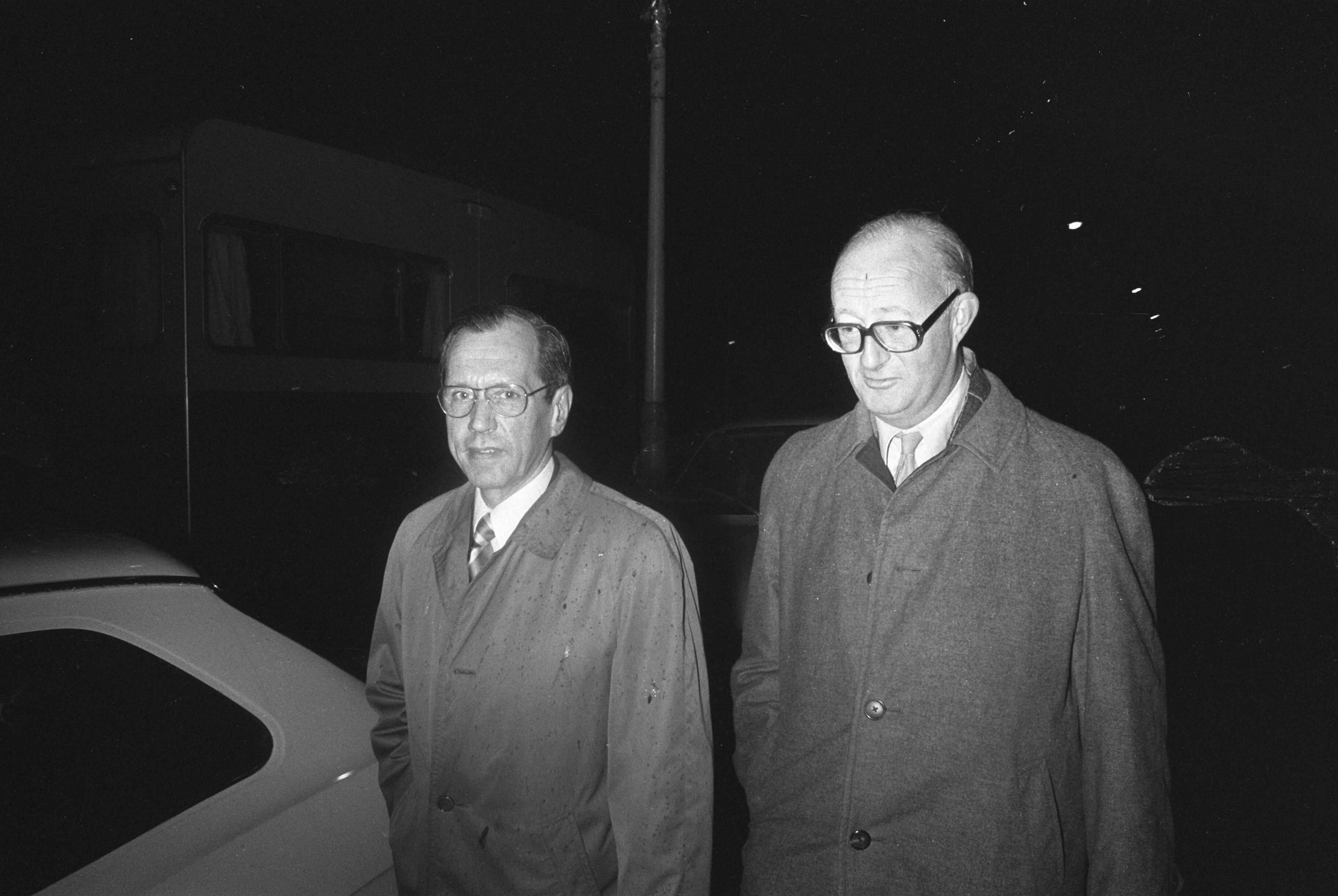 Fotocollectie Anefo — Gijzeling in gevangenis Scheveningen; procureur-generaal mr. W. A. Baron van de Feltz en hoofdcommissaris Peijster — Foto: Peters, Hans / Anefo. Licentie: Set B: Rechtenvrij / Publiek Domein. Bron: Nationaal Archief. http://hdl.handle.net/10648/ac591eec-d0b4-102d-bcf8-003048976d84