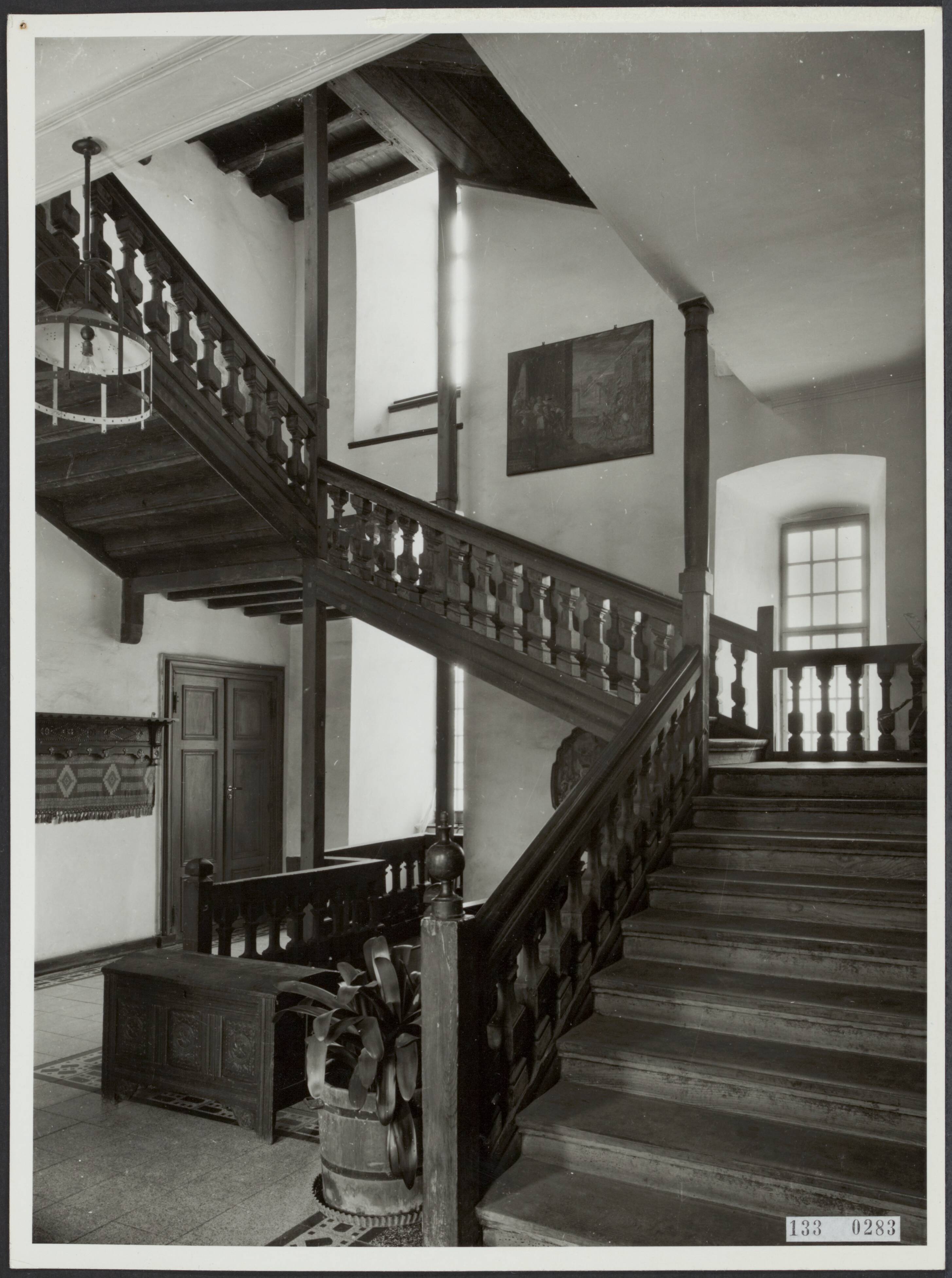 Fotocollectie Rijksvoorlichtingsdienst Eigen — Kasteel Oud-Valkenburg of Genhoes te Schin op Geul. Trappenhuis — Foto: Rijksvoorlichtingsdienst (RVD). Licentie: Set B: Rechtenvrij / Publiek Domein. Bron: Nationaal Archief. http://hdl.handle.net/10648/af57bc2a-d0b4-102d-bcf8-003048976d84