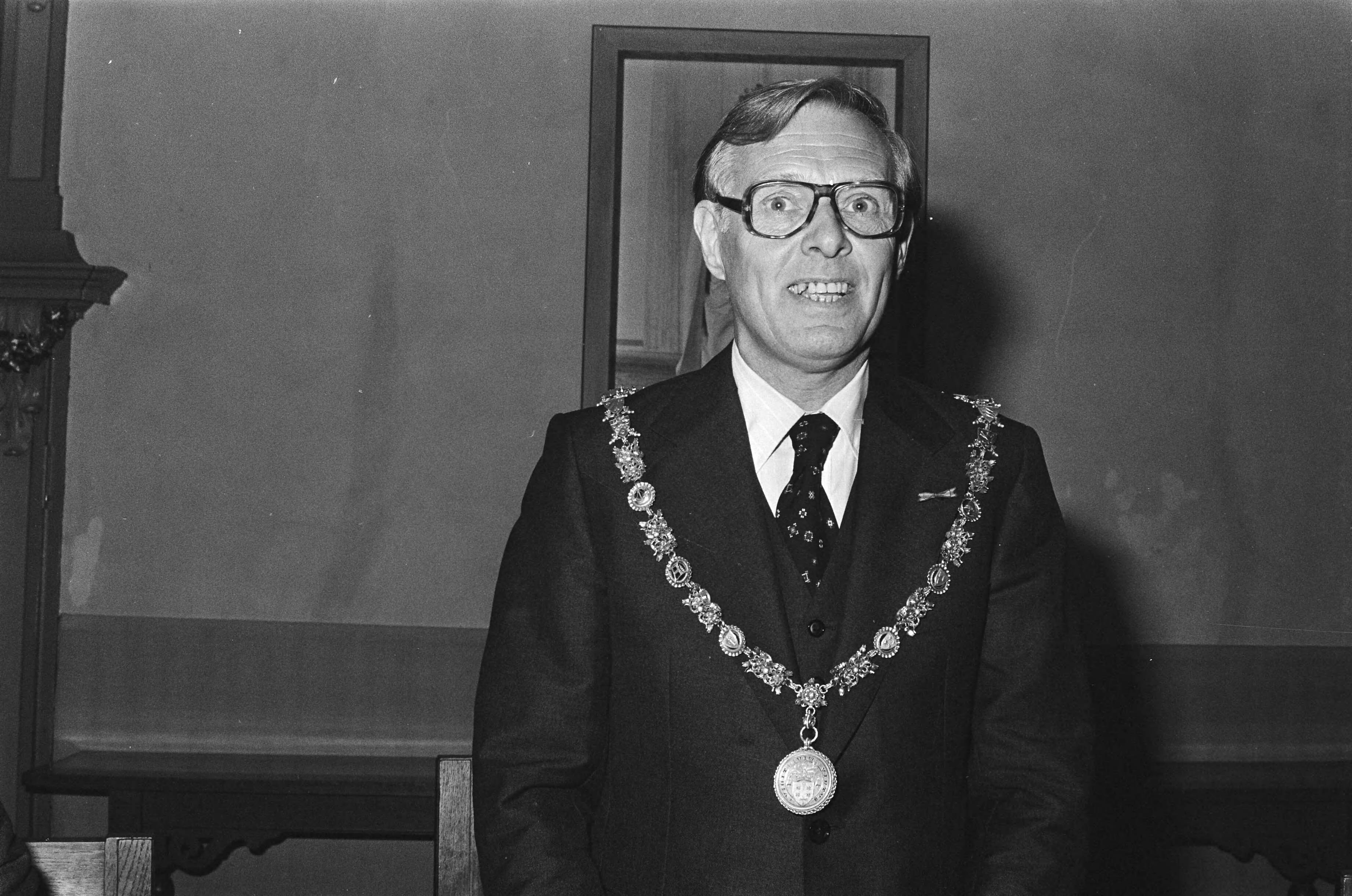 Fotocollectie Anefo — Installatie nieuwe burgemeester van Haarlem drs. J. Reehorst ; drs.J. Reehorst na diens installatie — Foto: Peters, Hans / Anefo. Licentie: Set B: Rechtenvrij / Publiek Domein. Bron: Nationaal Archief. http://hdl.handle.net/10648/aca147f8-d0b4-102d-bcf8-003048976d84