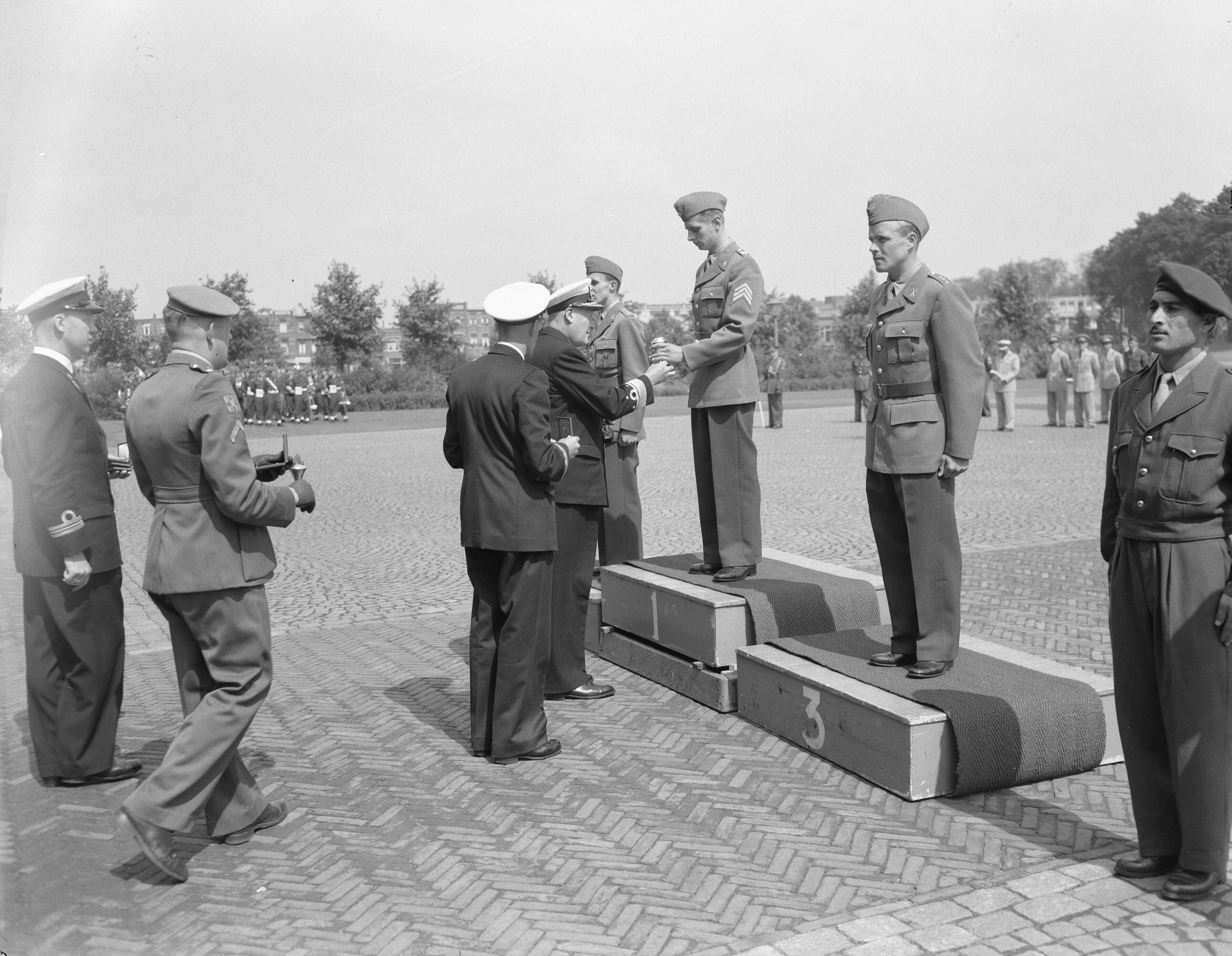 Fotocollectie Anefo — KMA Breda. Sluiting en prijsuitreiking van de Internationale Militaire Vijfkamp — Foto: Noske, J.D. / Anefo. Licentie: Set B: Rechtenvrij / Publiek Domein. Bron: Nationaal Archief. http://hdl.handle.net/10648/a9397996-d0b4-102d-bcf8-003048976d84