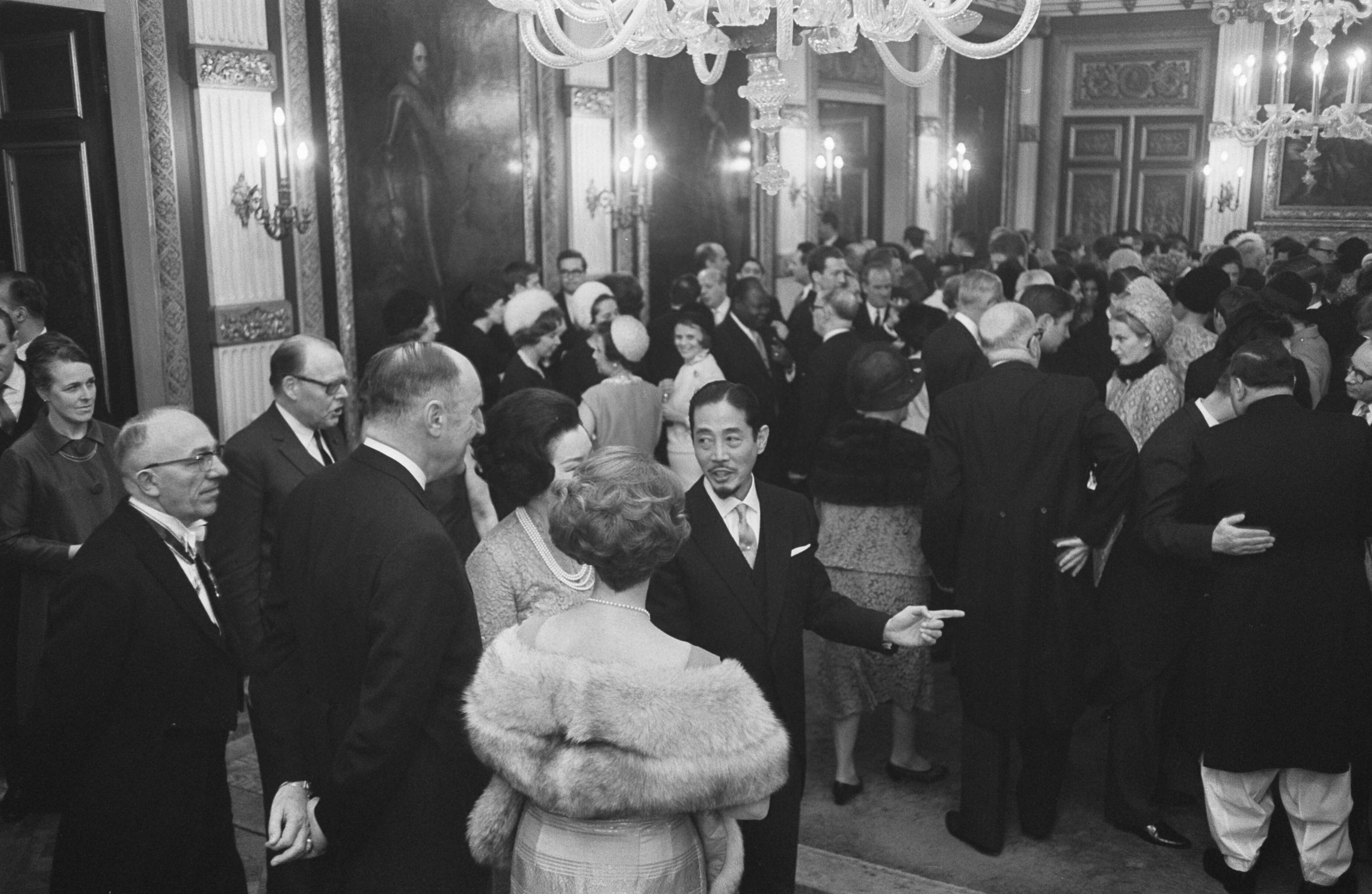 Fotocollectie Anefo — Nieuwjaarsreceptie minister Luns in Treveszaal Den Haag overzicht — Foto: Koch, Eric / Anefo. Licentie: Set B: Rechtenvrij / Publiek Domein. Bron: Nationaal Archief. http://hdl.handle.net/10648/ab59de3c-d0b4-102d-bcf8-003048976d84