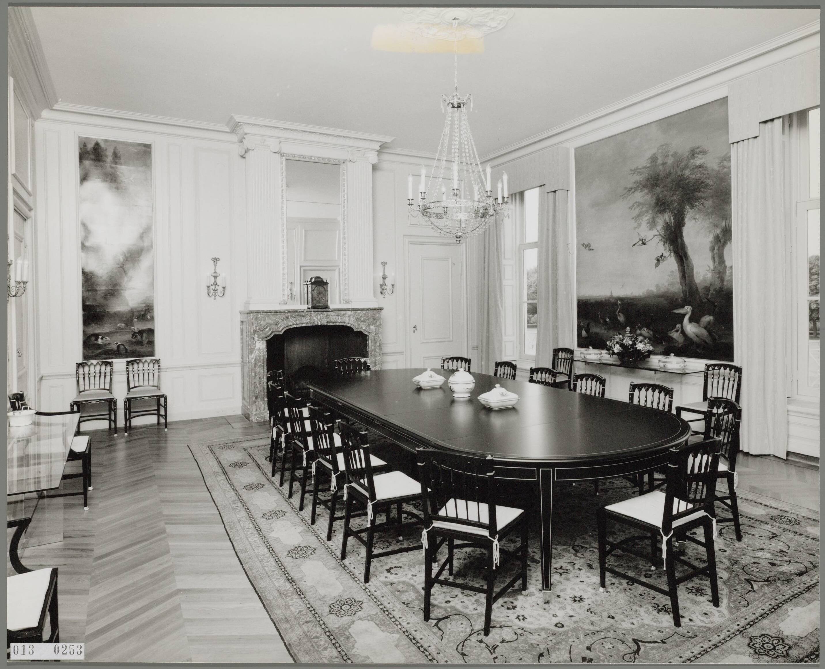 Paleis Huis ten Bosch te Den Haag — Eetkamer koninklijk gezin — Foto: Hofmeester, Bart / RVD. Licentie: Set B: Rechtenvrij / Publiek Domein. Bron: Nationaal Archief. http://hdl.handle.net/10648/afa887fe-d0b4-102d-bcf8-003048976d84