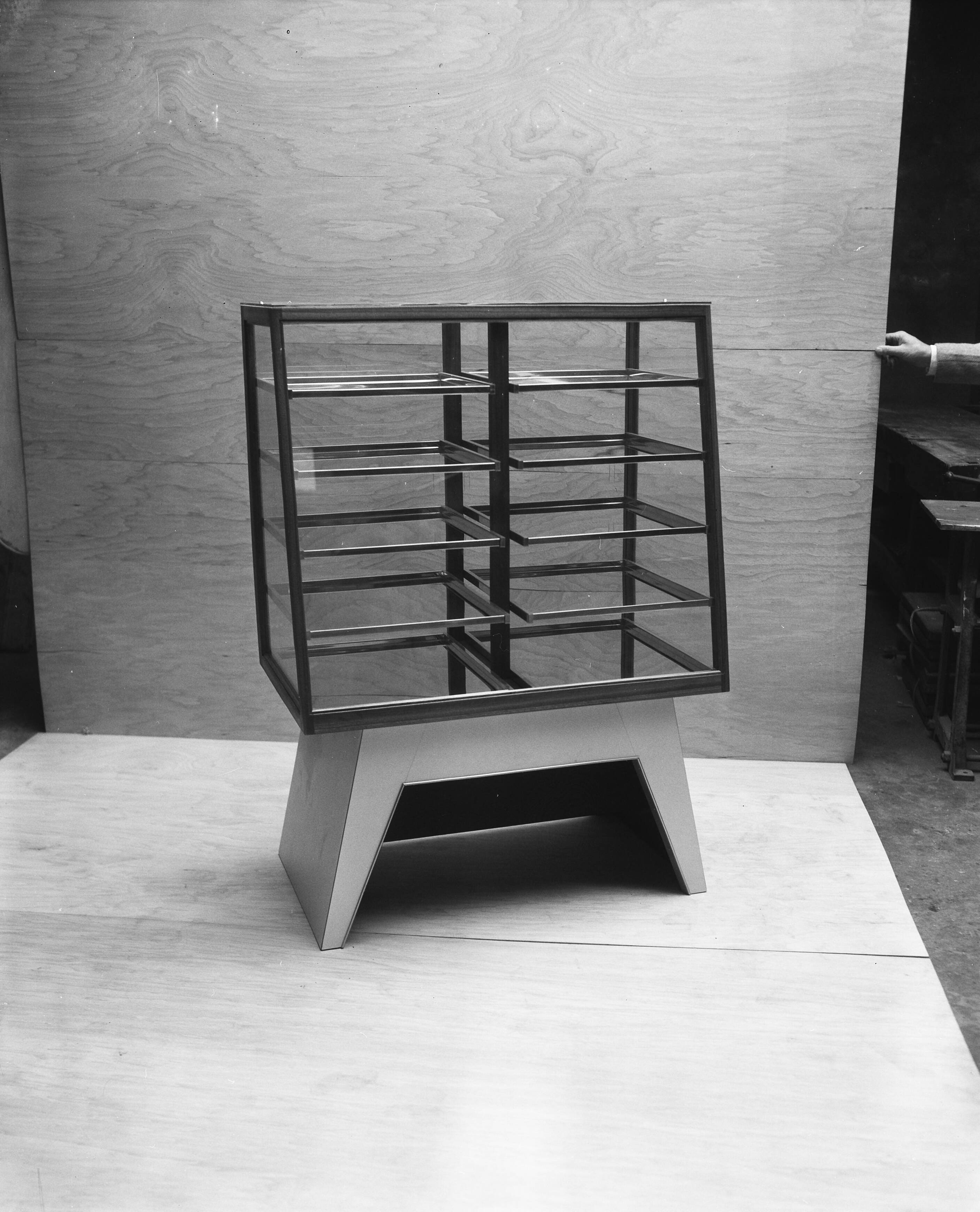 Fotocollectie Anefo — Opdrachten Fa. Koning te Haarlem — Foto: Pot, Harry / Anefo. Licentie: Set B: Rechtenvrij / Publiek Domein. Bron: Nationaal Archief. http://hdl.handle.net/10648/a96ac2e4-d0b4-102d-bcf8-003048976d84