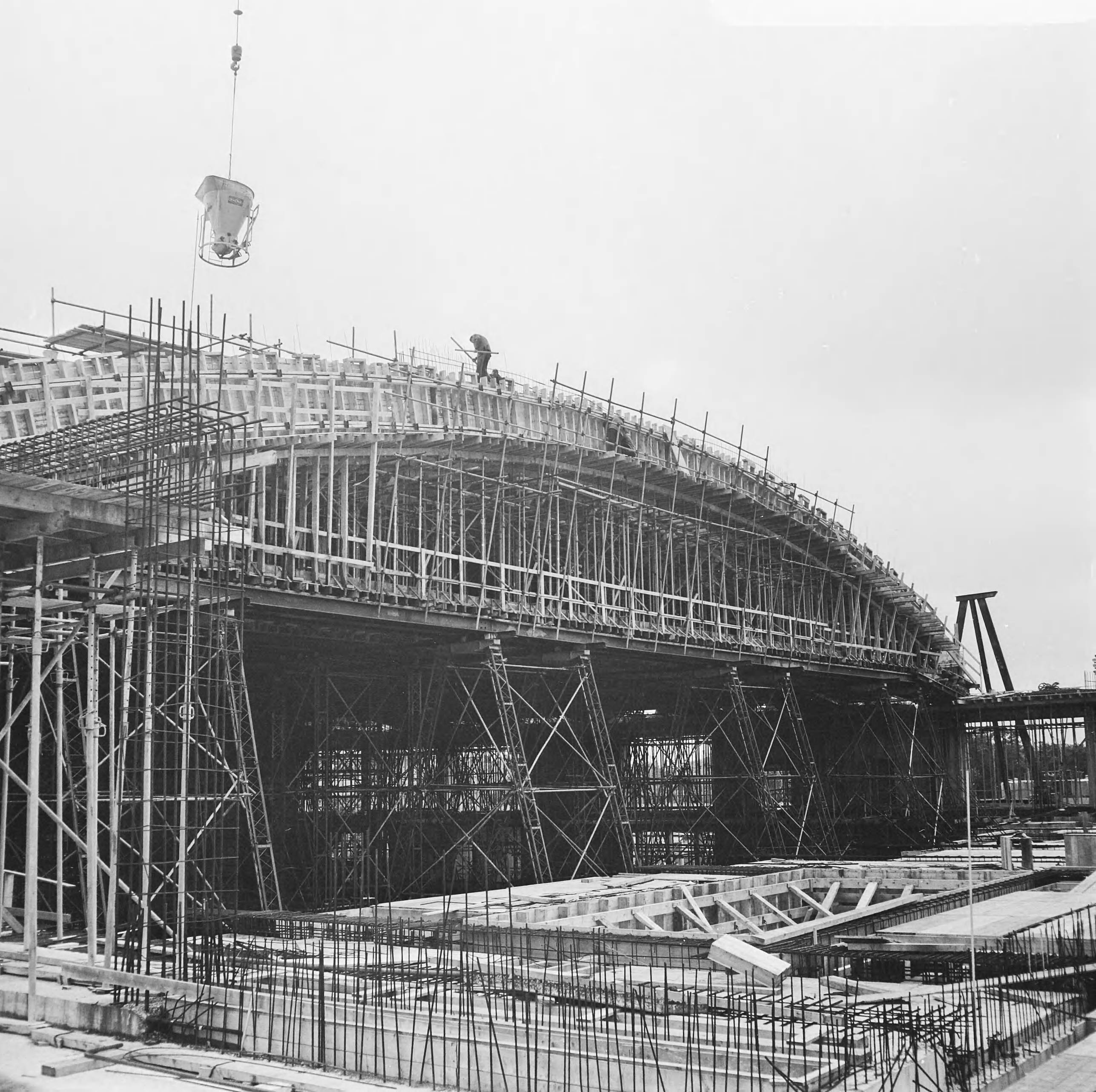 Fotocollectie Anefo — Bouw Nederlands Congrescentrum te Den Haag — Foto: Voets, Jan / Anefo. Licentie: Set B: Rechtenvrij / Publiek Domein. Bron: Nationaal Archief. http://hdl.handle.net/10648/aaf0bb14-d0b4-102d-bcf8-003048976d84