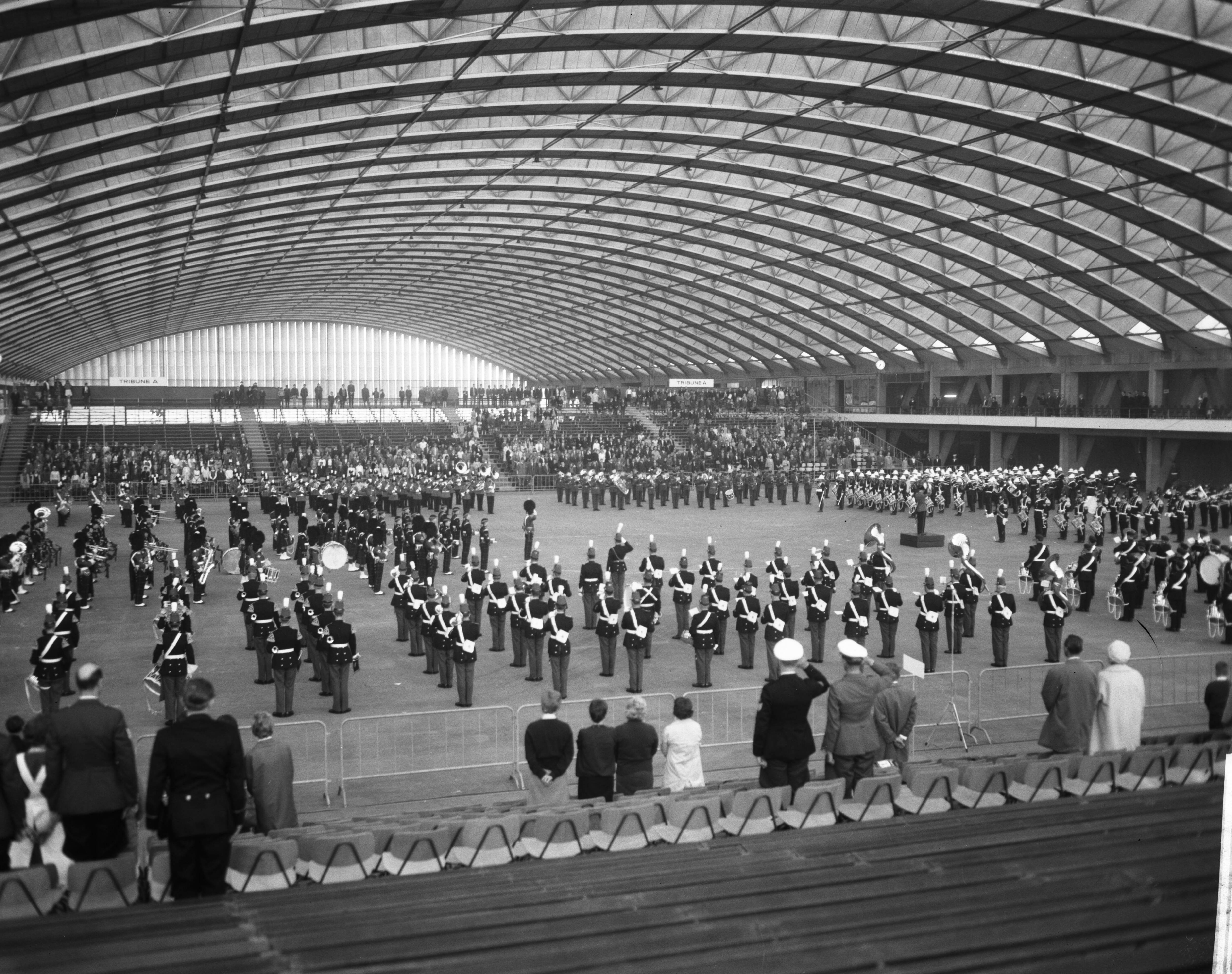 Fotocollectie Anefo — Repetitie Anglo Nederland Taptoe in RAI — Foto: Bilsen, Joop van / Anefo. Licentie: Set B: Rechtenvrij / Publiek Domein. Bron: Nationaal Archief. http://hdl.handle.net/10648/aaa96264-d0b4-102d-bcf8-003048976d84