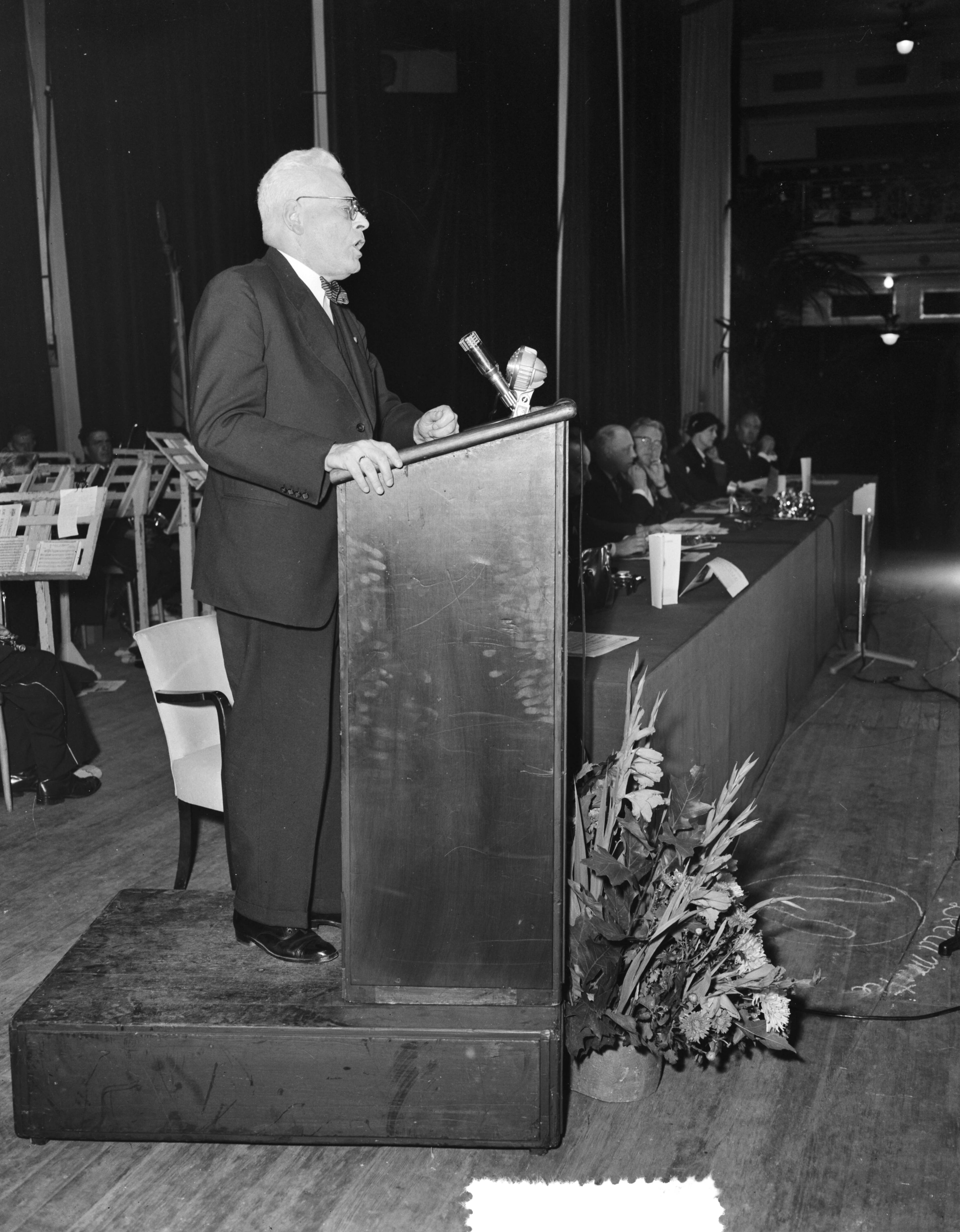 Fotocollectie Anefo — VVD-dag te Scheveningen. Redevoering van partijvoorzitter prof. mr. P.J. Oud — Foto: Pot, Harry / Anefo. Licentie: Set B: Rechtenvrij / Publiek Domein. Bron: Nationaal Archief. http://hdl.handle.net/10648/a93b1ef4-d0b4-102d-bcf8-003048976d84