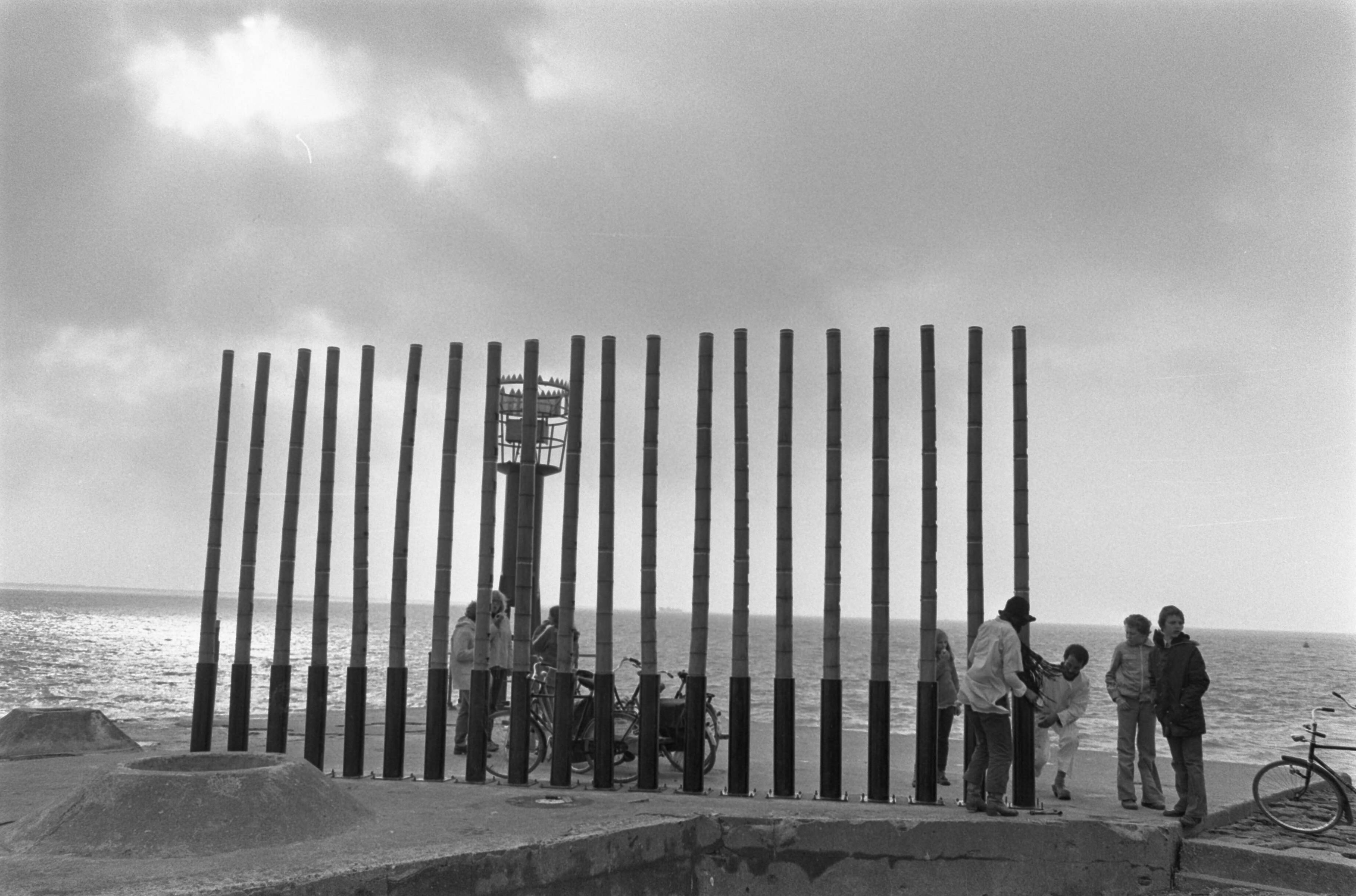 Fotocollectie Anefo — Windorgel op boulevard in Vlissingen hersteld — Foto: Verhoeff, Bert / Anefo. Licentie: Set B: Rechtenvrij / Publiek Domein. Bron: Nationaal Archief. http://hdl.handle.net/10648/ac8e0e36-d0b4-102d-bcf8-003048976d84