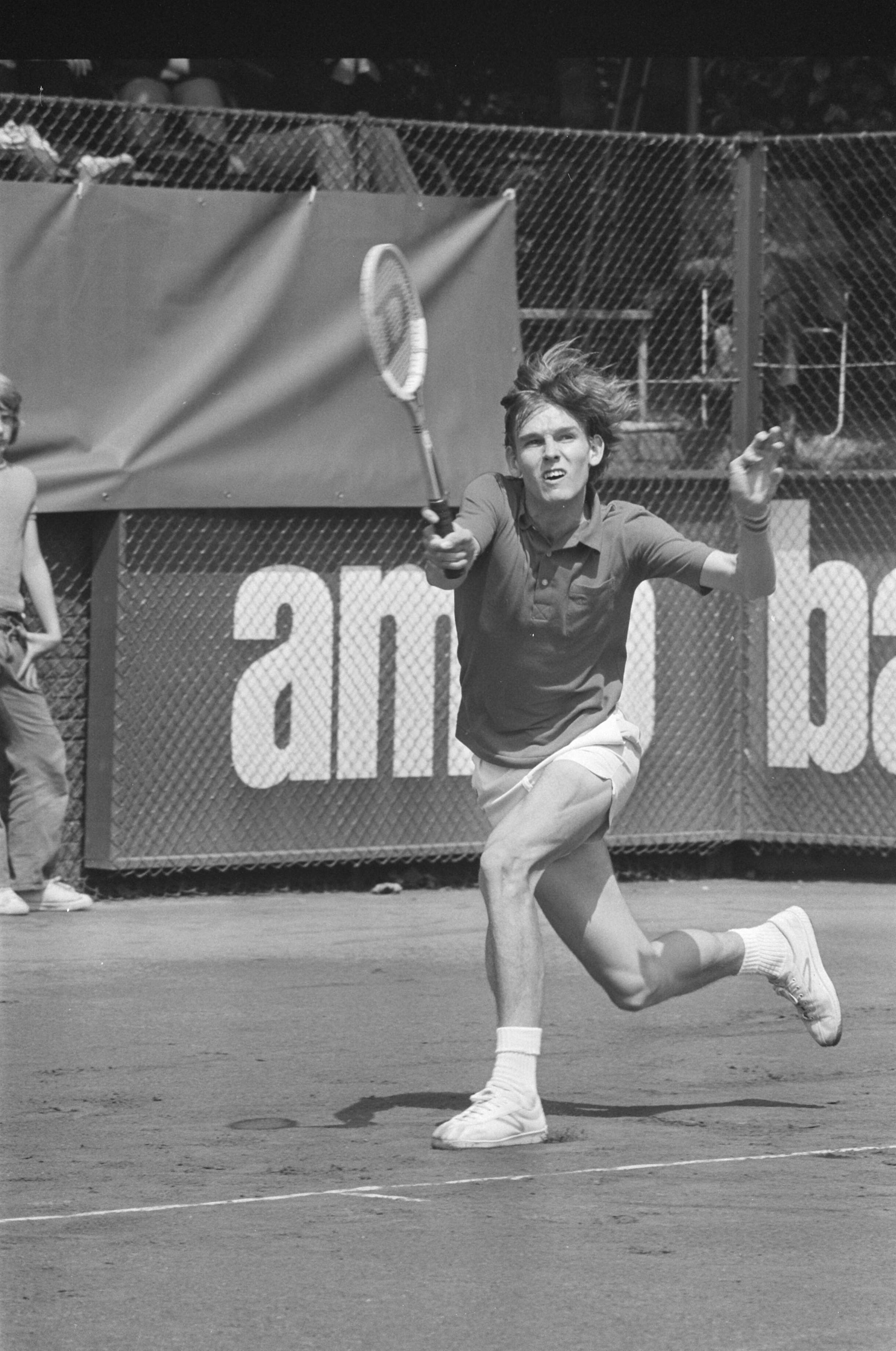 Fotocollectie Anefo — Kwartfinales tennistoernooi Melkhuisje, Sanders in actie — Foto: Verhoeff, Bert / Anefo. Licentie: Set B: Rechtenvrij / Publiek Domein. Bron: Nationaal Archief. http://hdl.handle.net/10648/ac50b61c-d0b4-102d-bcf8-003048976d84