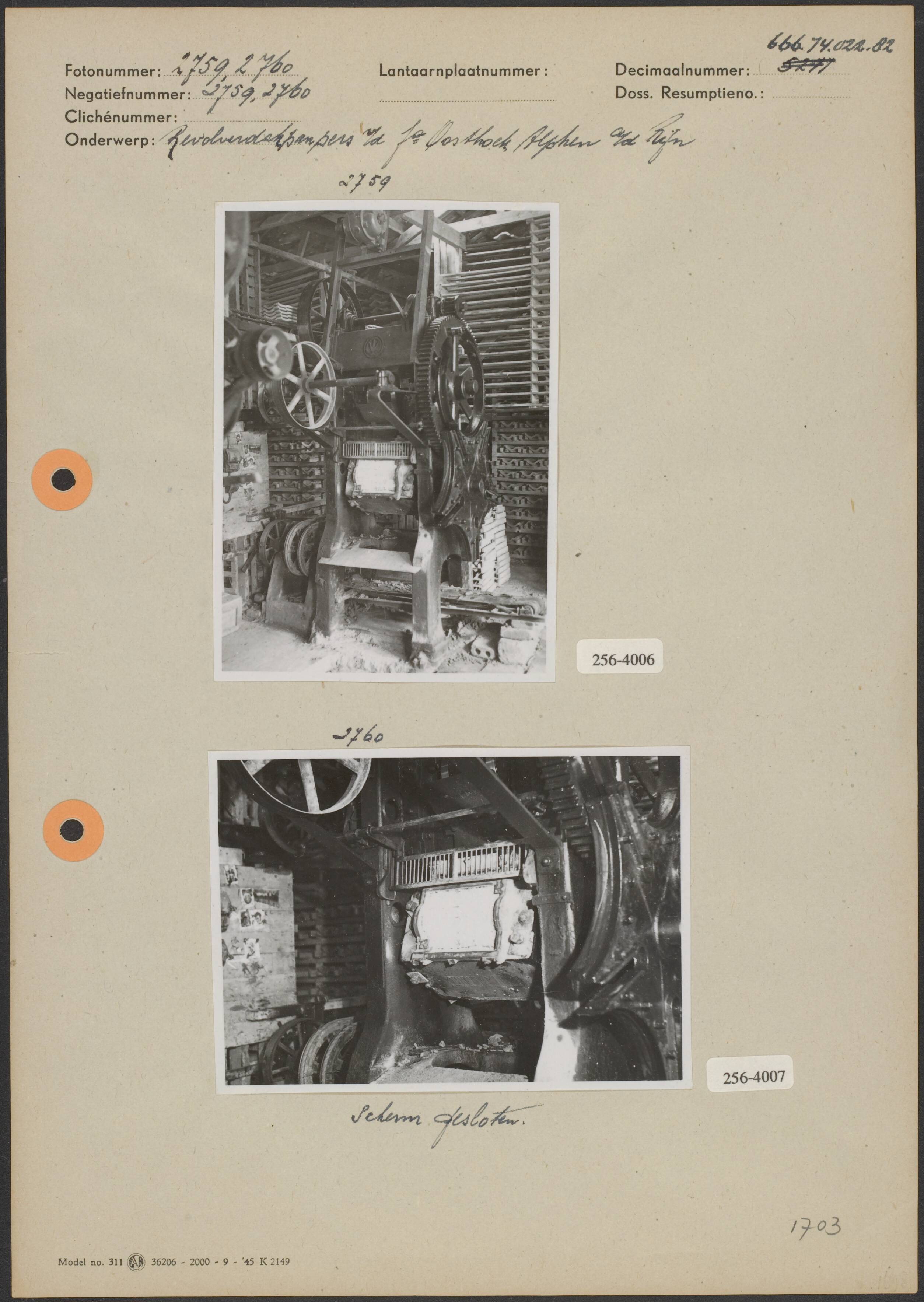 Dakpannenpers — Foto 1: Revolverdakpannenpers in gebruik bij de firma Oosthoek te Alphen aan den Rijn (11x8 cm; Fotograaf onbekend) Foto 2: Revolverdakpannenpers in gebruik bij de firma Oosthoek te Alphen aan den Rijn; scherm gesloten (8x11 cm; Fotograaf onbekend) — Foto: Onbekend / Publiek Domein of Rechtenvrij. Licentie: Set B: Rechtenvrij / Publiek Domein. Bron: Nationaal Archief. http://hdl.handle.net/10648/b06a43d0-d0b4-102d-bcf8-003048976d84
