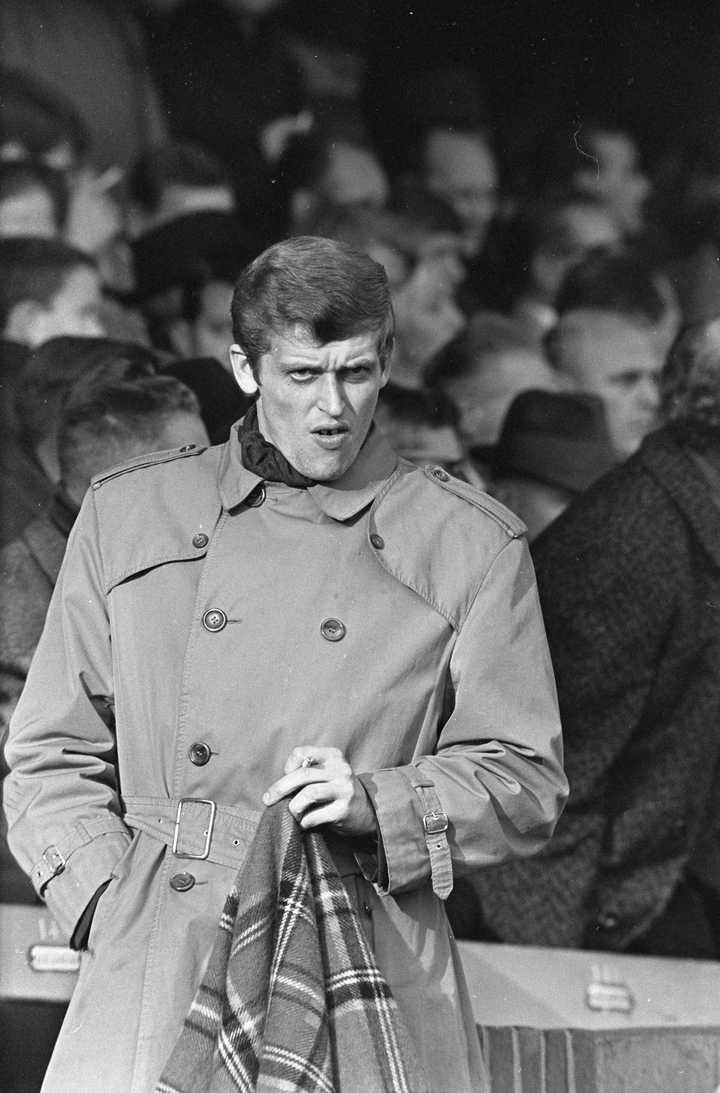 Fotocollectie Anefo — NAC tegen AJAX 0-1. Piet Keizer op tribune bij NAC — Foto: Kroon, Ron / Anefo. Licentie: Set B: Rechtenvrij / Publiek Domein. Bron: Nationaal Archief. http://hdl.handle.net/10648/ab2d91ec-d0b4-102d-bcf8-003048976d84