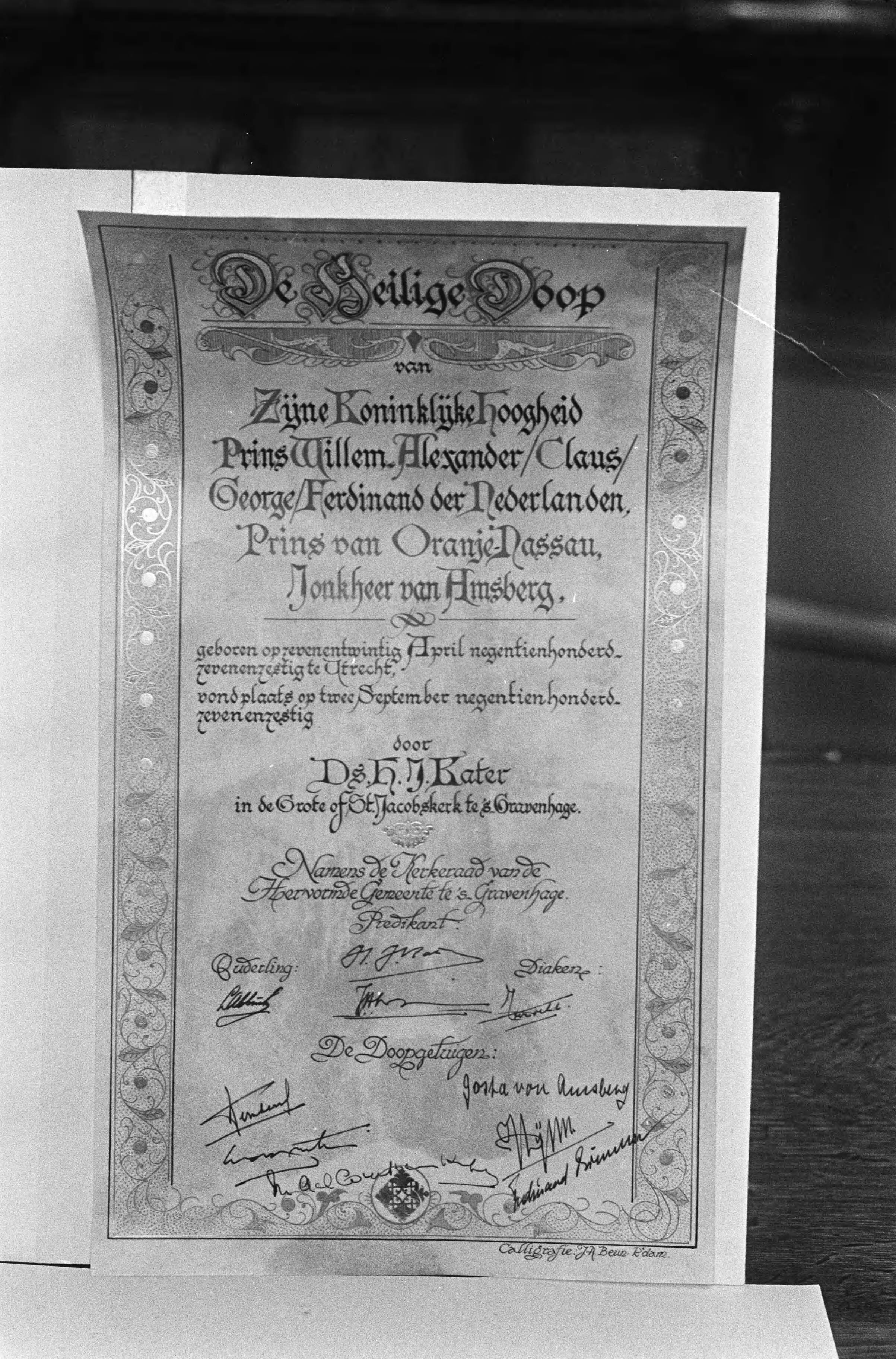Doop van prins Willem-Alexander — Doop Willem Alexander in Sint Jacobskerk te Den Haag Doopaktie prins Willem Alexander — Foto: Koch, Eric / Anefo. Licentie: Set B: Rechtenvrij / Publiek Domein. Bron: Nationaal Archief. http://hdl.handle.net/10648/ab25c412-d0b4-102d-bcf8-003048976d84