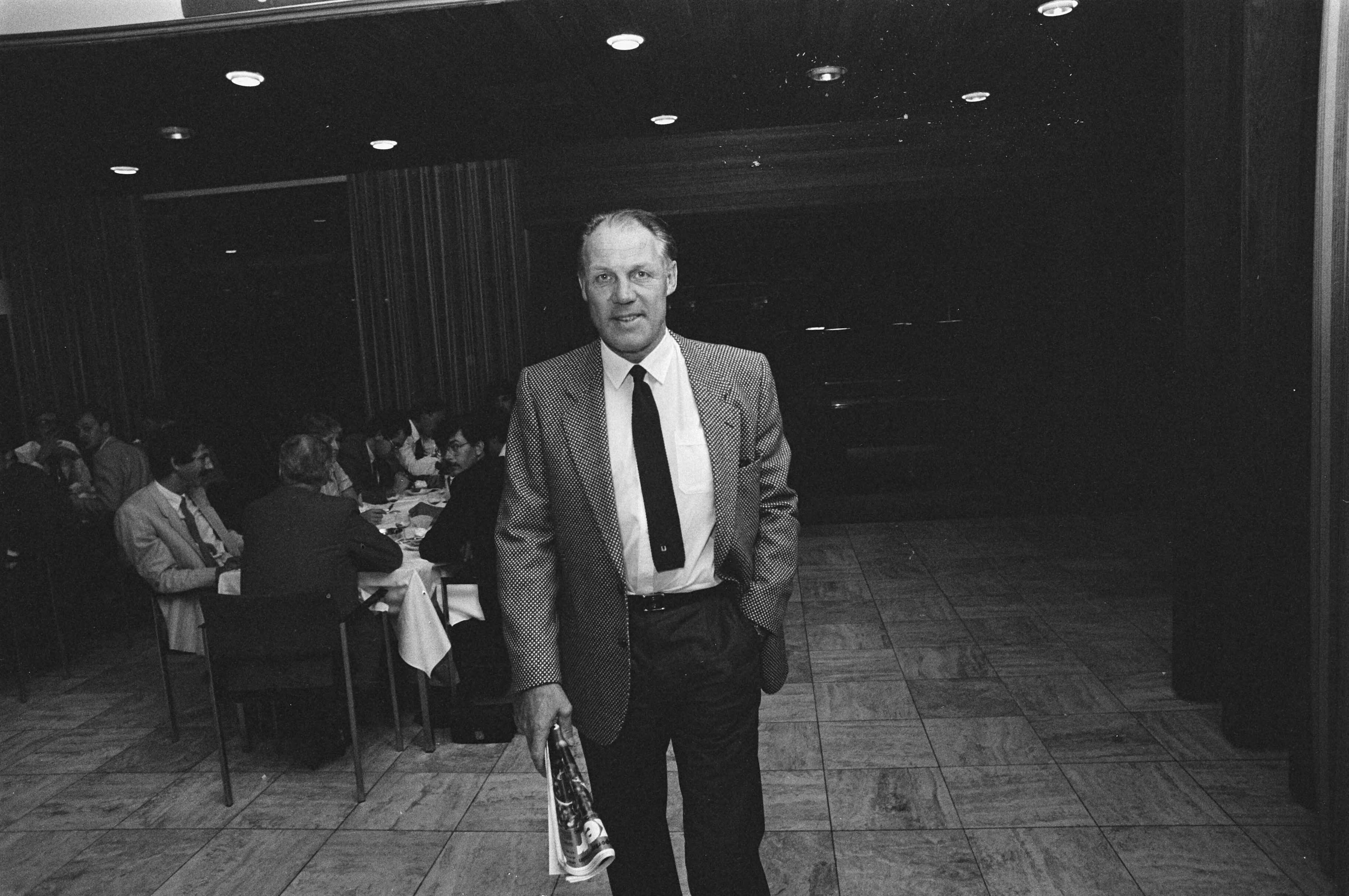 Fotocollectie Anefo — Technische commissie KNVB vergadert in Zeist; Rinus Michels — Foto: Bogaerts, Rob / Anefo. Licentie: Set B: Rechtenvrij / Publiek Domein. Bron: Nationaal Archief. http://hdl.handle.net/10648/ad3c930c-d0b4-102d-bcf8-003048976d84