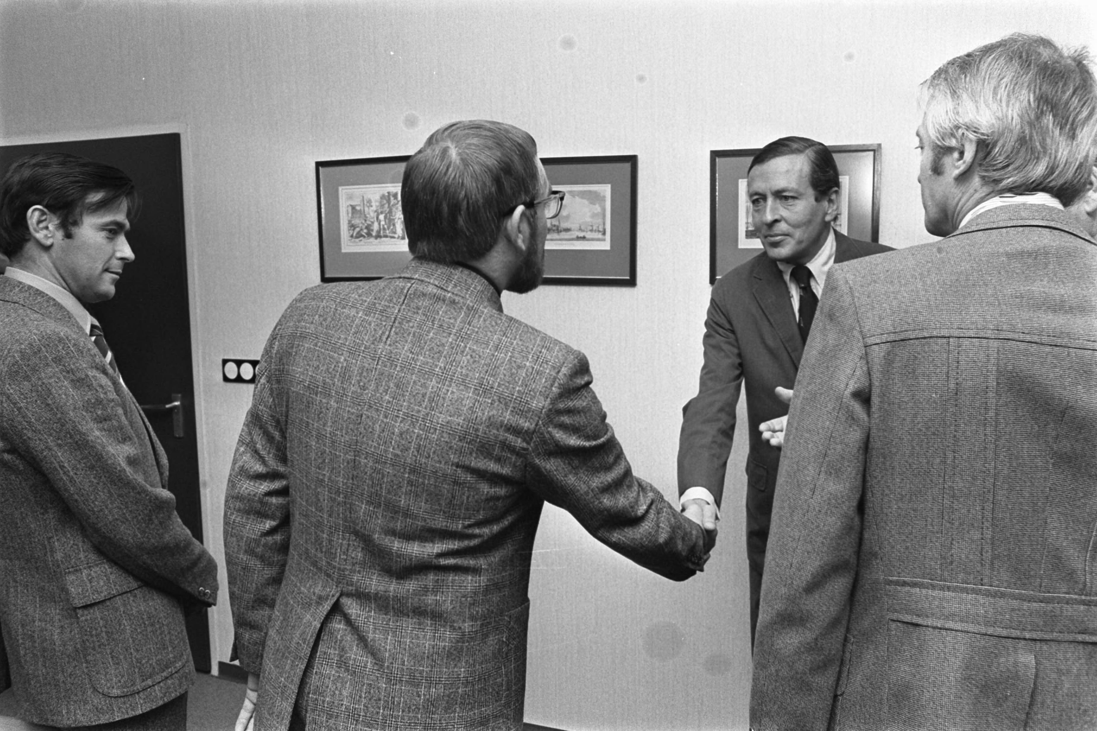 Fotocollectie Anefo — Prins Claus opent Alexanderbrug te Zaandijk — Foto: Peters, Hans / Anefo. Licentie: Set B: Rechtenvrij / Publiek Domein. Bron: Nationaal Archief. http://hdl.handle.net/10648/ac8d34f2-d0b4-102d-bcf8-003048976d84