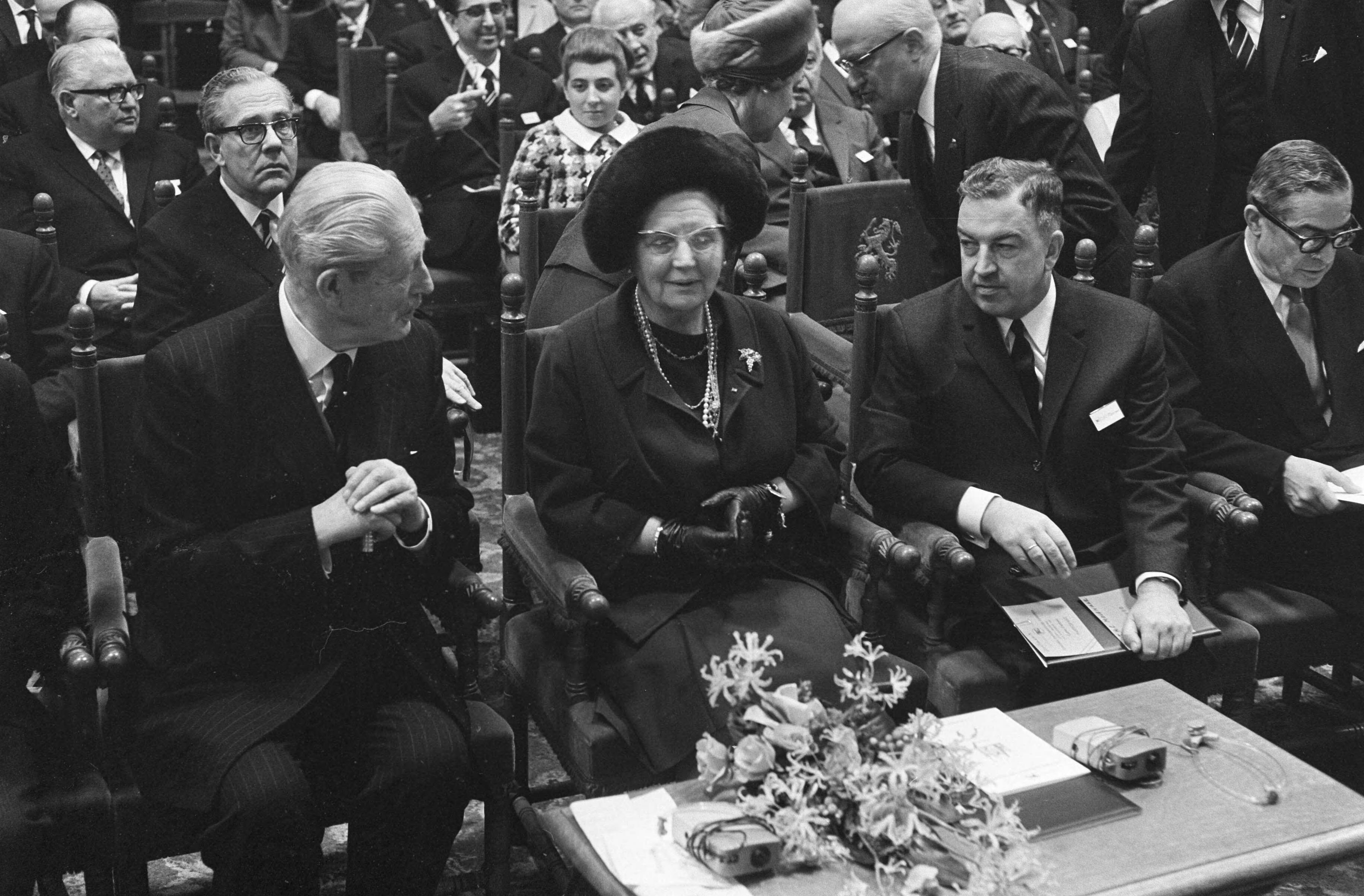 Fotocollectie Anefo — Congres Europese Beweging in Den Haag — Foto: Koch, Eric / Anefo. Licentie: Set B: Rechtenvrij / Publiek Domein. Bron: Nationaal Archief. http://hdl.handle.net/10648/ab53fef4-d0b4-102d-bcf8-003048976d84
