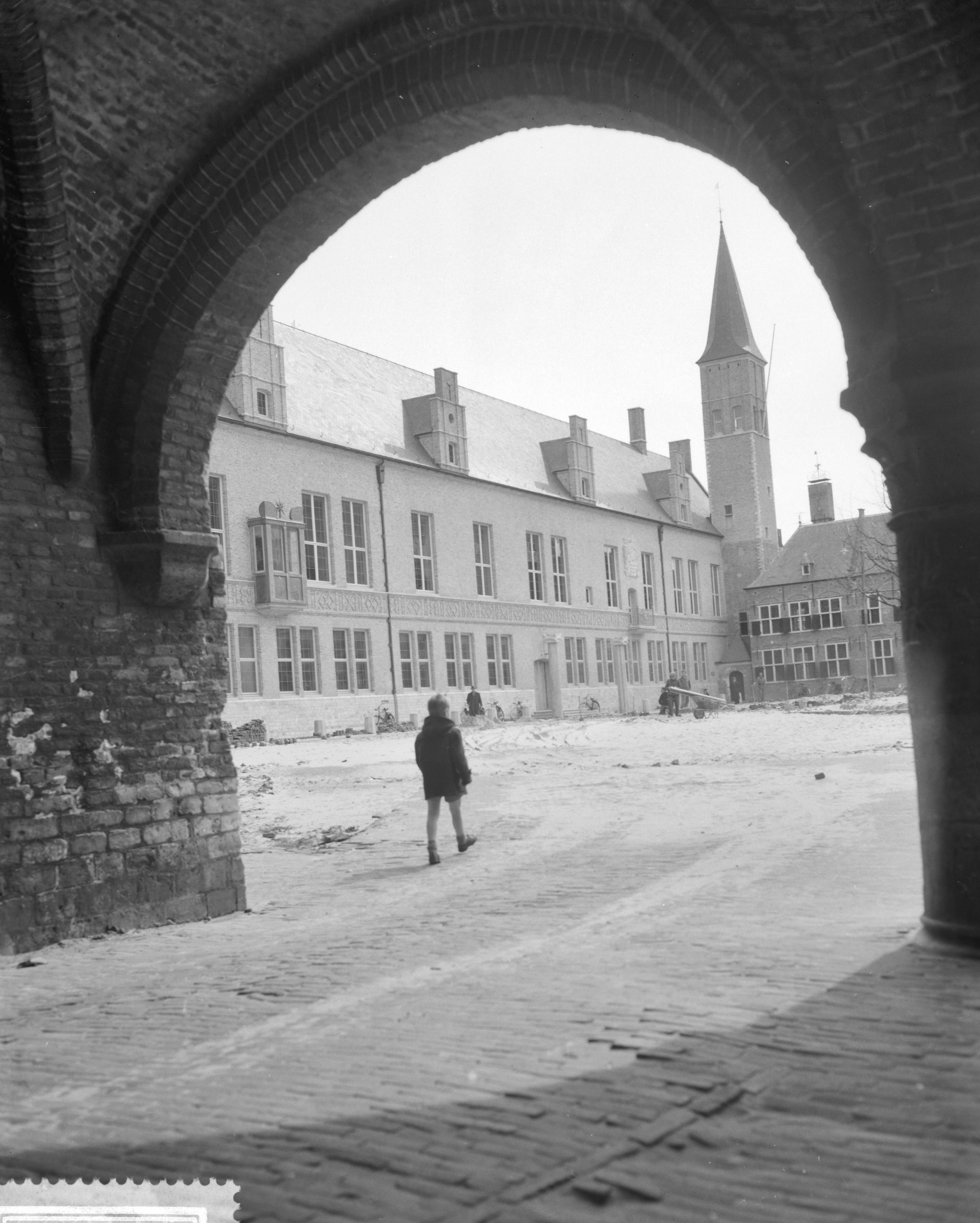 Fotocollectie Anefo — Zeeuws provinciehuis in Middelburg dat op 17 mei aanstaande door koningin Juliana geopend zal worden. Exterieur van het provinciehuis — Foto: Bilsen, Joop van / Anefo. Licentie: Set B: Rechtenvrij / Publiek Domein. Bron: Nationaal Archief. http://hdl.handle.net/10648/a9ac7144-d0b4-102d-bcf8-003048976d84