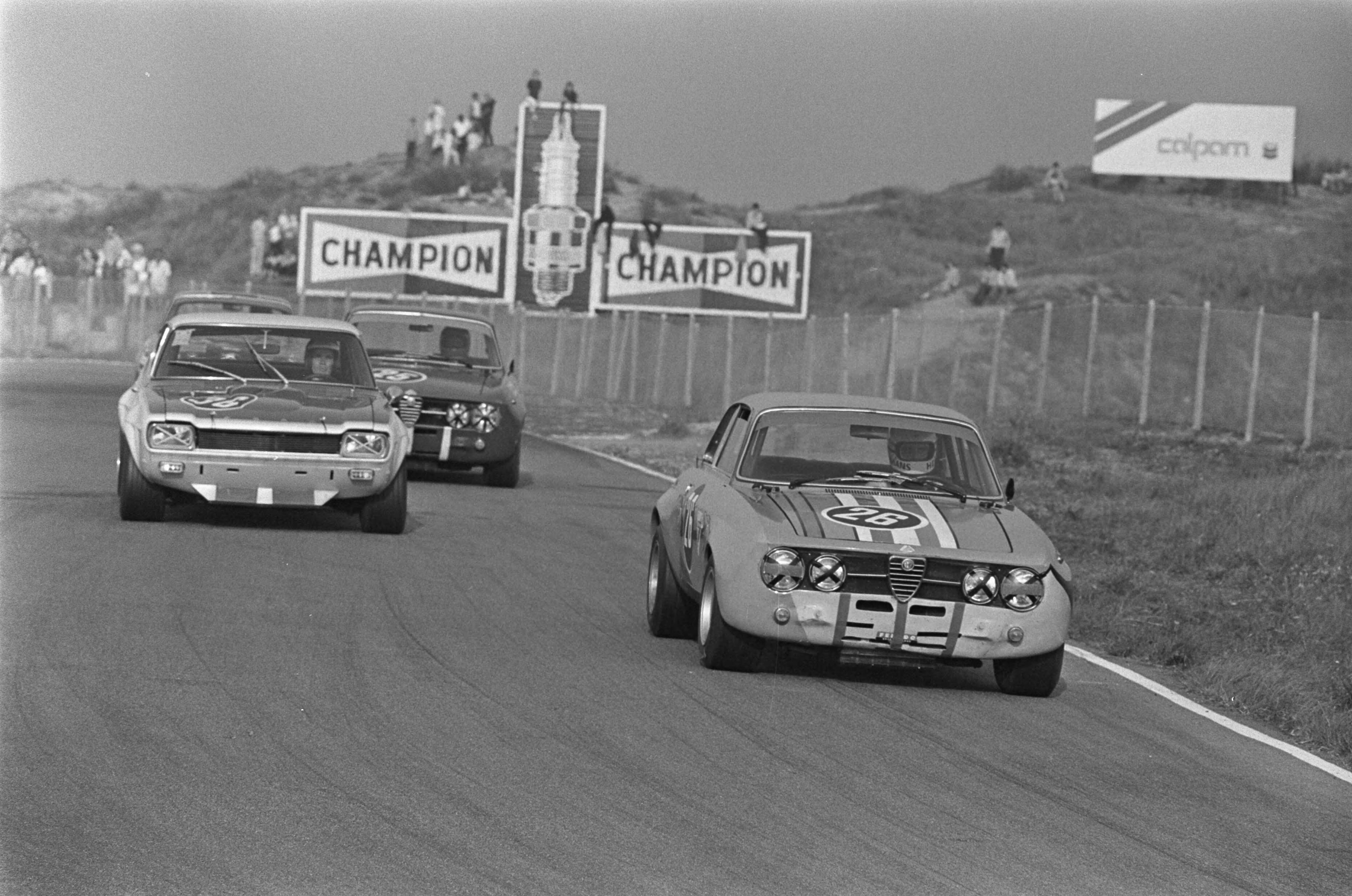 Fotocollectie Anefo — Autoraces op circuit Zandvoort, om Zandvoort Trophy — Foto: Evers, Joost / Anefo. Licentie: Set B: Rechtenvrij / Publiek Domein. Bron: Nationaal Archief. http://hdl.handle.net/10648/aba14f88-d0b4-102d-bcf8-003048976d84