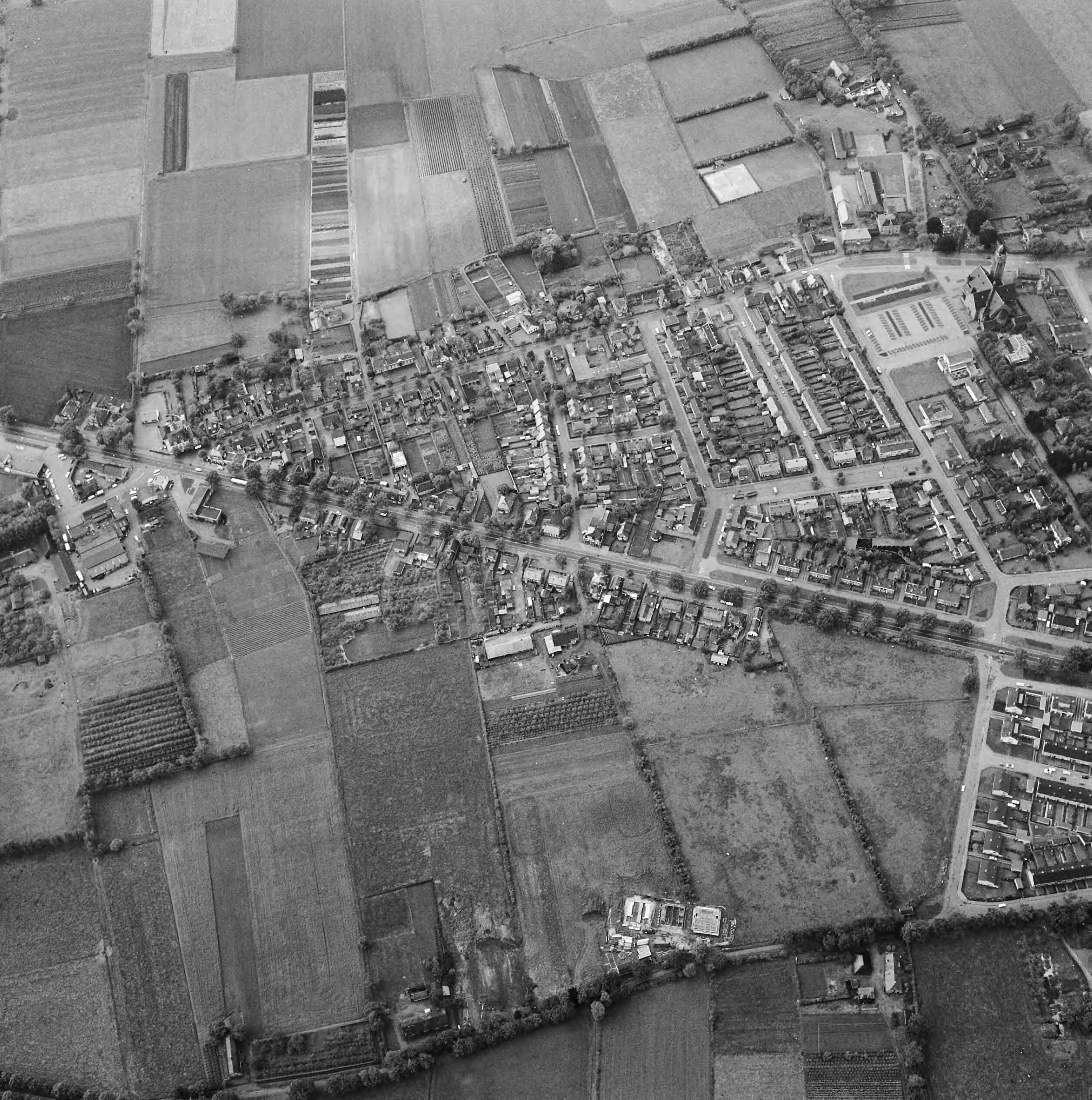 Fotocollectie Nederlandse Heidemaatschappij — Luchtopname. Teteringen — Foto: Fotograaf Onbekend / Heidemij. Licentie: Set B: Rechtenvrij / Publiek Domein. Bron: Nationaal Archief. http://hdl.handle.net/10648/ae501264-d0b4-102d-bcf8-003048976d84