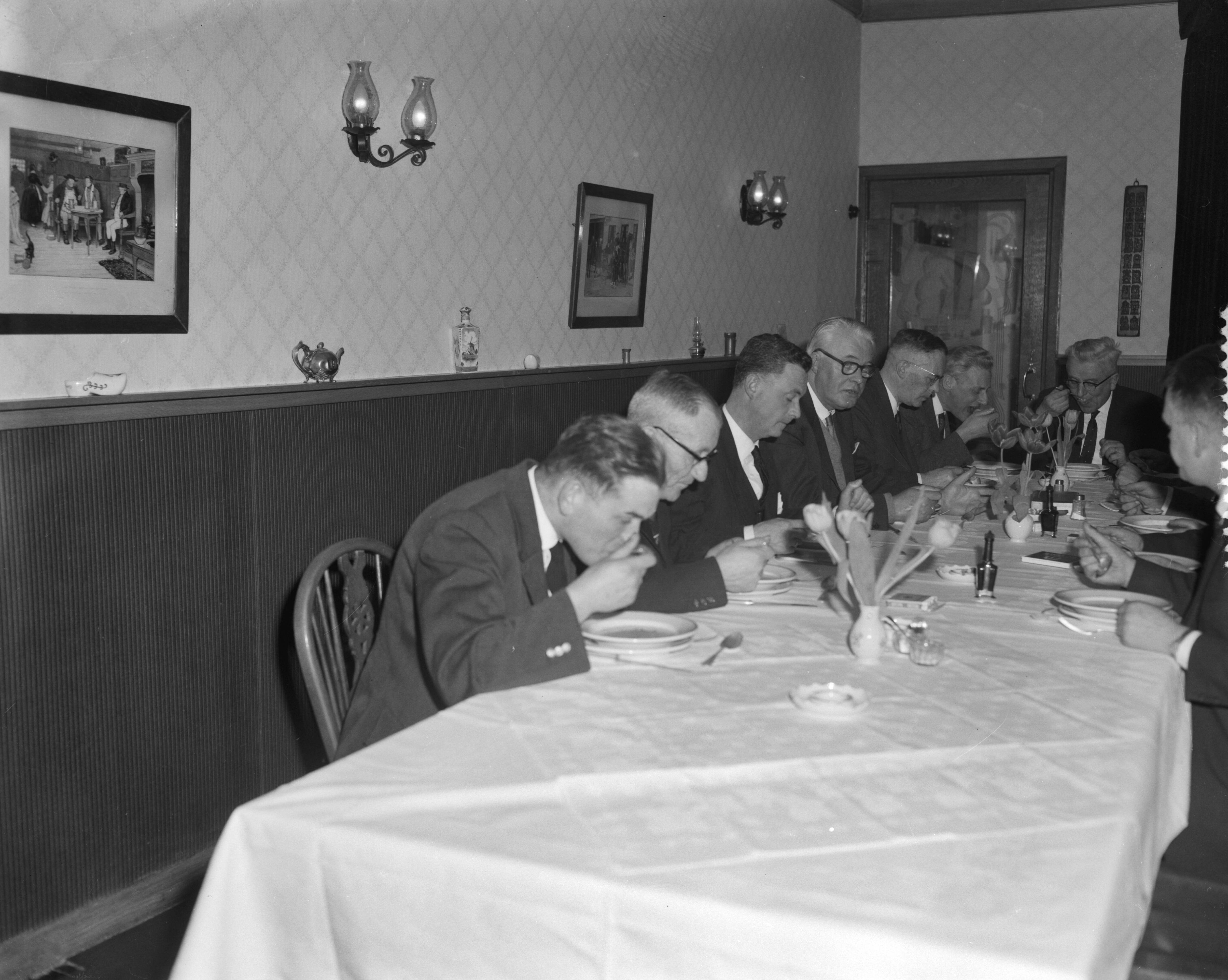 Fotocollectie Anefo — Kiellegging van het veerschip "Marsdiep" van de N.V. Teso bij de N.V. Zaanlandsche Scheepsbouw Maatschappij — Foto: Bilsen, Joop van / Anefo. Licentie: Set B: Rechtenvrij / Publiek Domein. Bron: Nationaal Archief. http://hdl.handle.net/10648/a9fb8d1a-d0b4-102d-bcf8-003048976d84