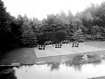 Fotocollectie Anefo — Optreden van de Zweedse dansgroep "Isla Flickorna" in het openluchttheater van Bloemendaal in het kader van het Holland Festival — Foto: Bilsen, Joop van / Anefo. Licentie: Set B: Rechtenvrij / Publiek Domein. Bron: Nationaal Archief. http://hdl.handle.net/10648/a9648bfe-d0b4-102d-bcf8-003048976d84