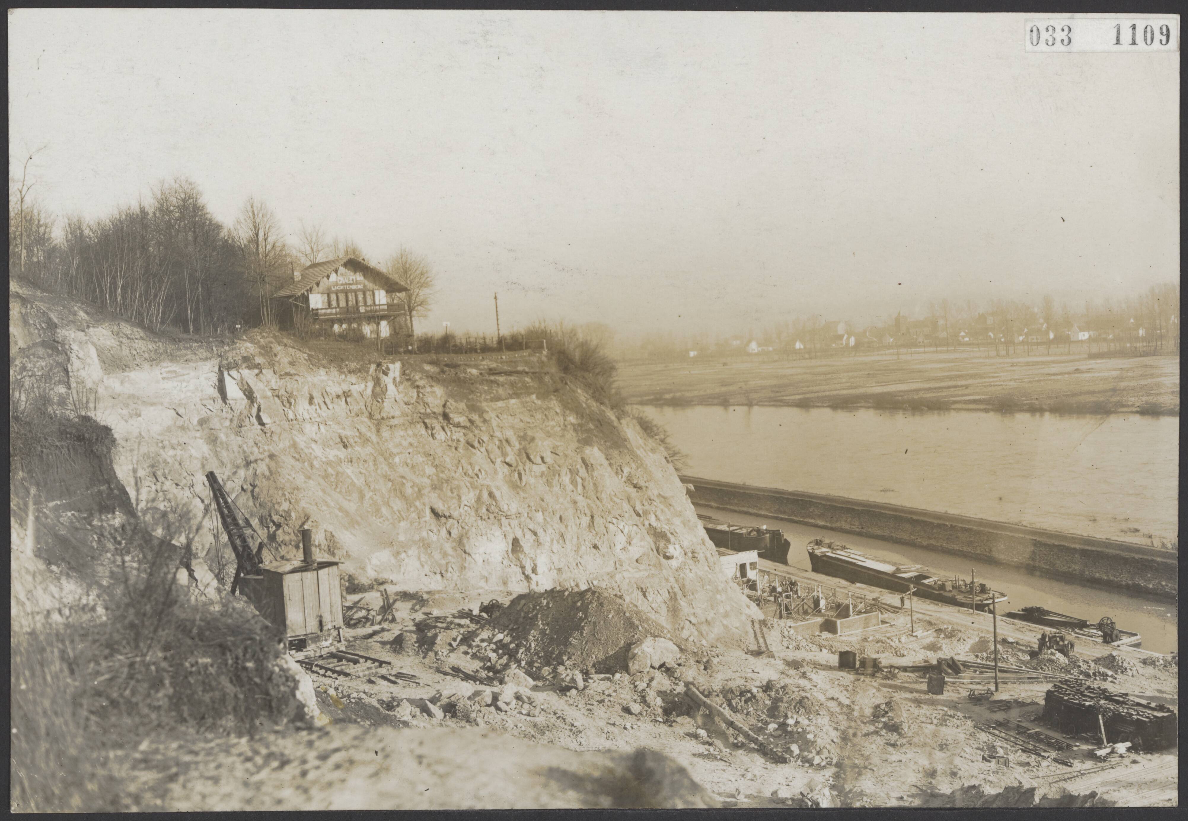 Fotocollectie Elsevier Binnenland — Mergelgroeve Sint Pietersberg bij Maastricht — Foto: Fotocentrale Frankl & Velleman. Licentie: Set B: Rechtenvrij / Publiek Domein. Bron: Nationaal Archief. http://hdl.handle.net/10648/ade7439c-d0b4-102d-bcf8-003048976d84