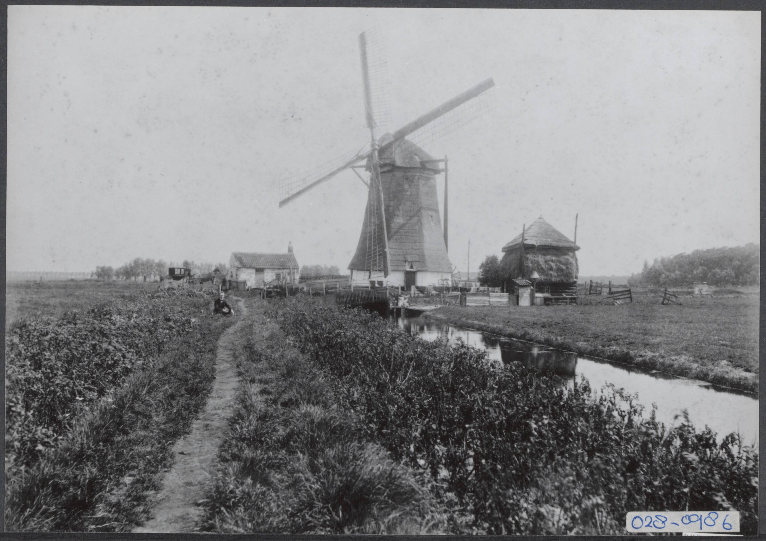 Fotocollectie Elsevier Binnenland — Rijkswijk. Laakmolen aan de Broeksloot in Cromvliet — Foto: Onbekend / Publiek Domein of Rechtenvrij. Licentie: Set B: Rechtenvrij / Publiek Domein. Bron: Nationaal Archief. http://hdl.handle.net/10648/addf6ffa-d0b4-102d-bcf8-003048976d84