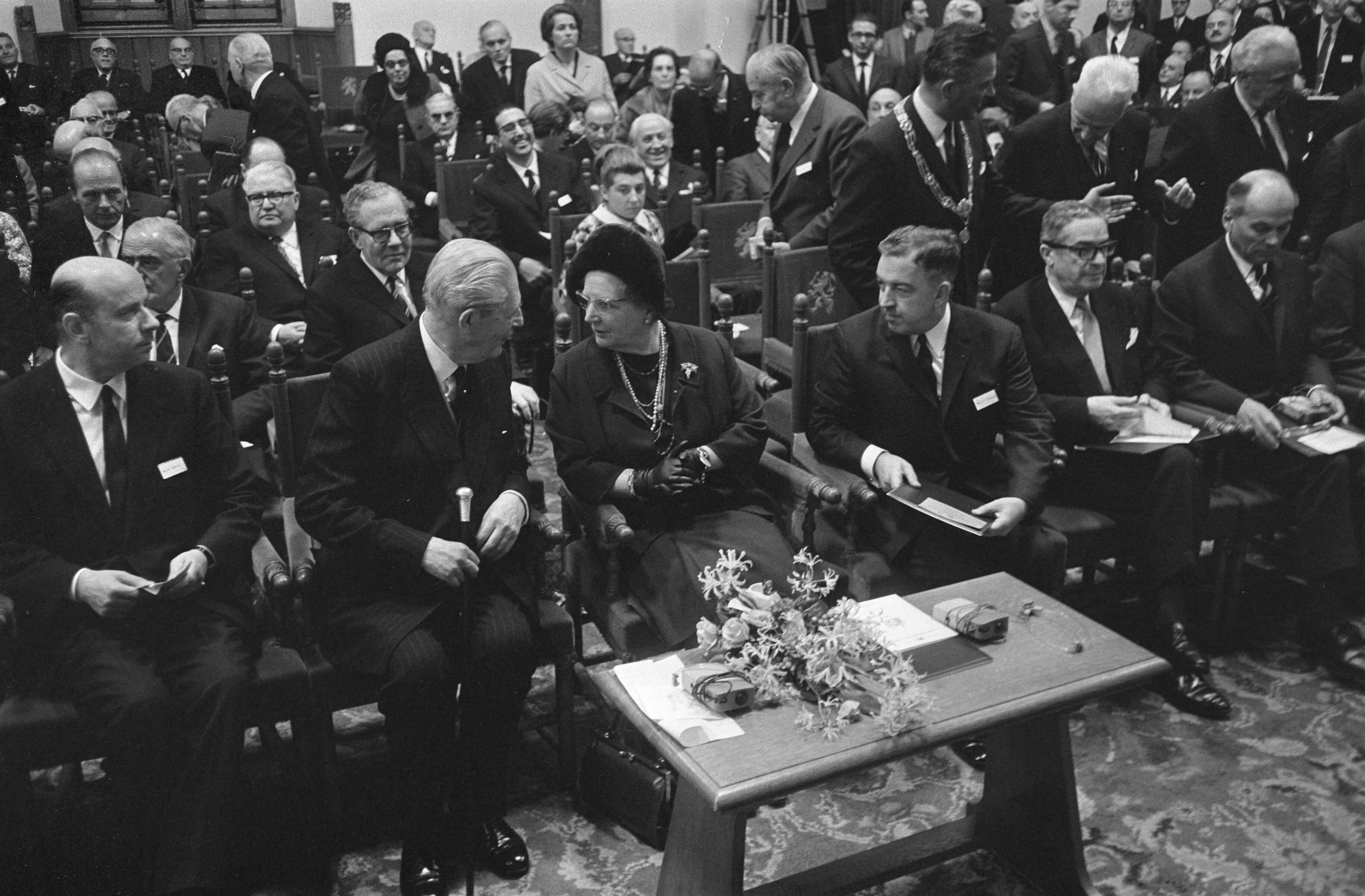 Fotocollectie Anefo — Congres Europese Beweging in Den Haag — Foto: Koch, Eric / Anefo. Licentie: Set B: Rechtenvrij / Publiek Domein. Bron: Nationaal Archief. http://hdl.handle.net/10648/ab53fa58-d0b4-102d-bcf8-003048976d84