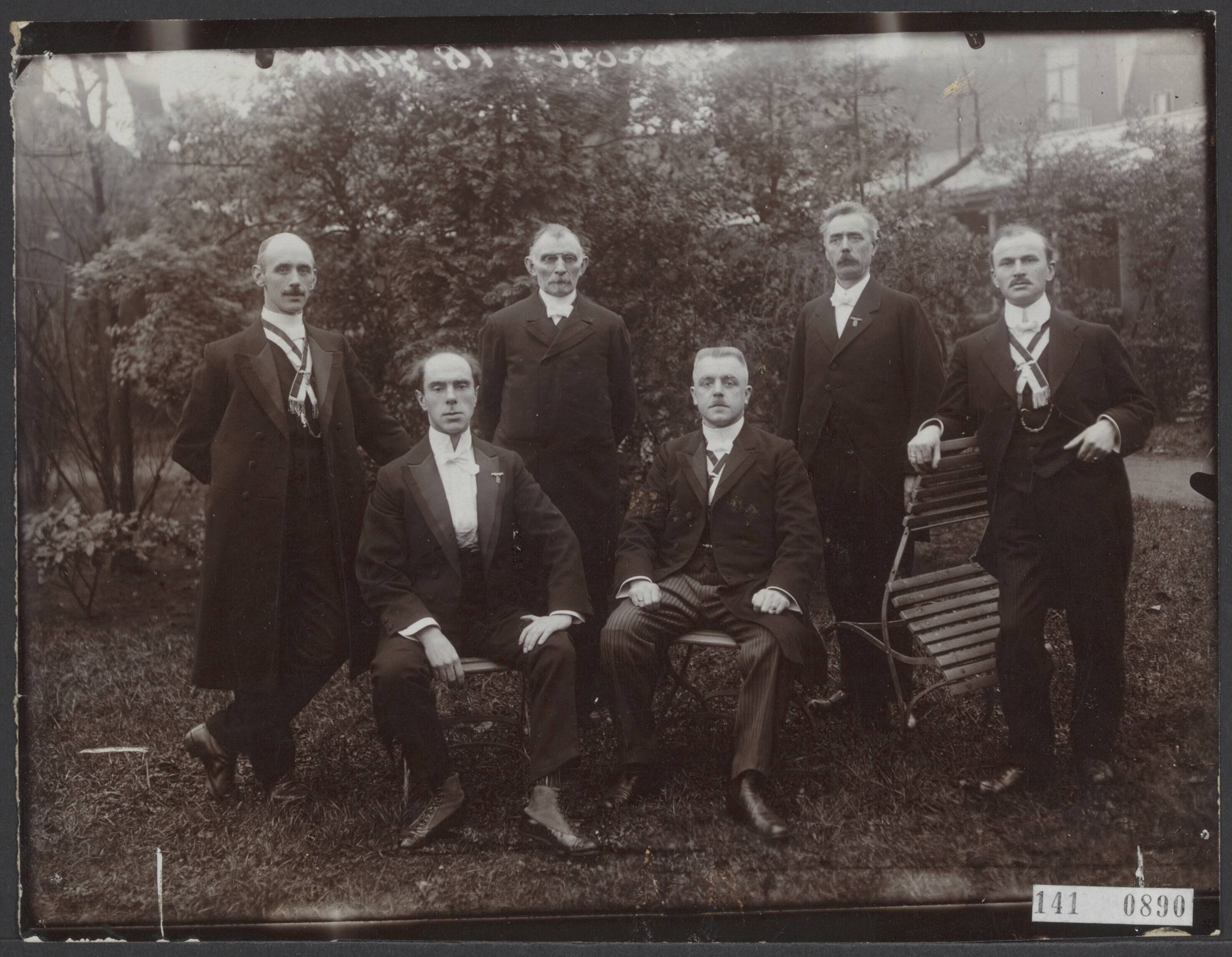 Fotocollectie Elsevier Binnenland — Mannenkoor "Gruno" uit Groningen — Foto: Onbekend / Publiek Domein of Rechtenvrij. Licentie: Set B: Rechtenvrij / Publiek Domein. Bron: Nationaal Archief. http://hdl.handle.net/10648/ae326656-d0b4-102d-bcf8-003048976d84