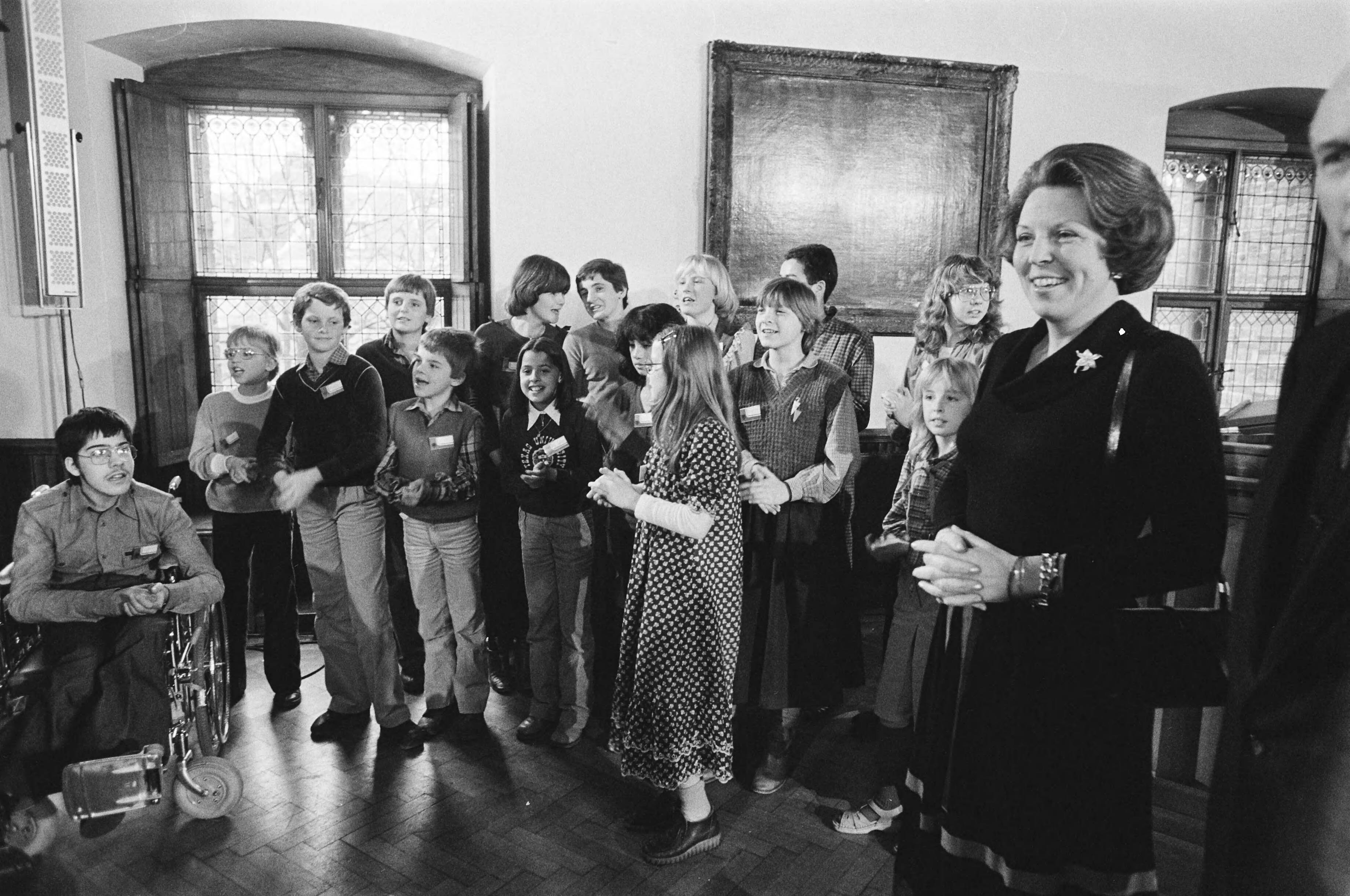 Prinses Beatrix aanwezig bij installatie van Nationale Kindercommissie — Den Haag|Zuid-Holland|prinsessen |kinderraden |kinderen|Beatrix, prinses|Nationale Kindercommissie — Foto: Suyk, Koen / Anefo. Licentie: Set B: Rechtenvrij / Publiek Domein. Bron: Nationaal Archief. http://hdl.handle.net/10648/acc786fc-d0b4-102d-bcf8-003048976d84