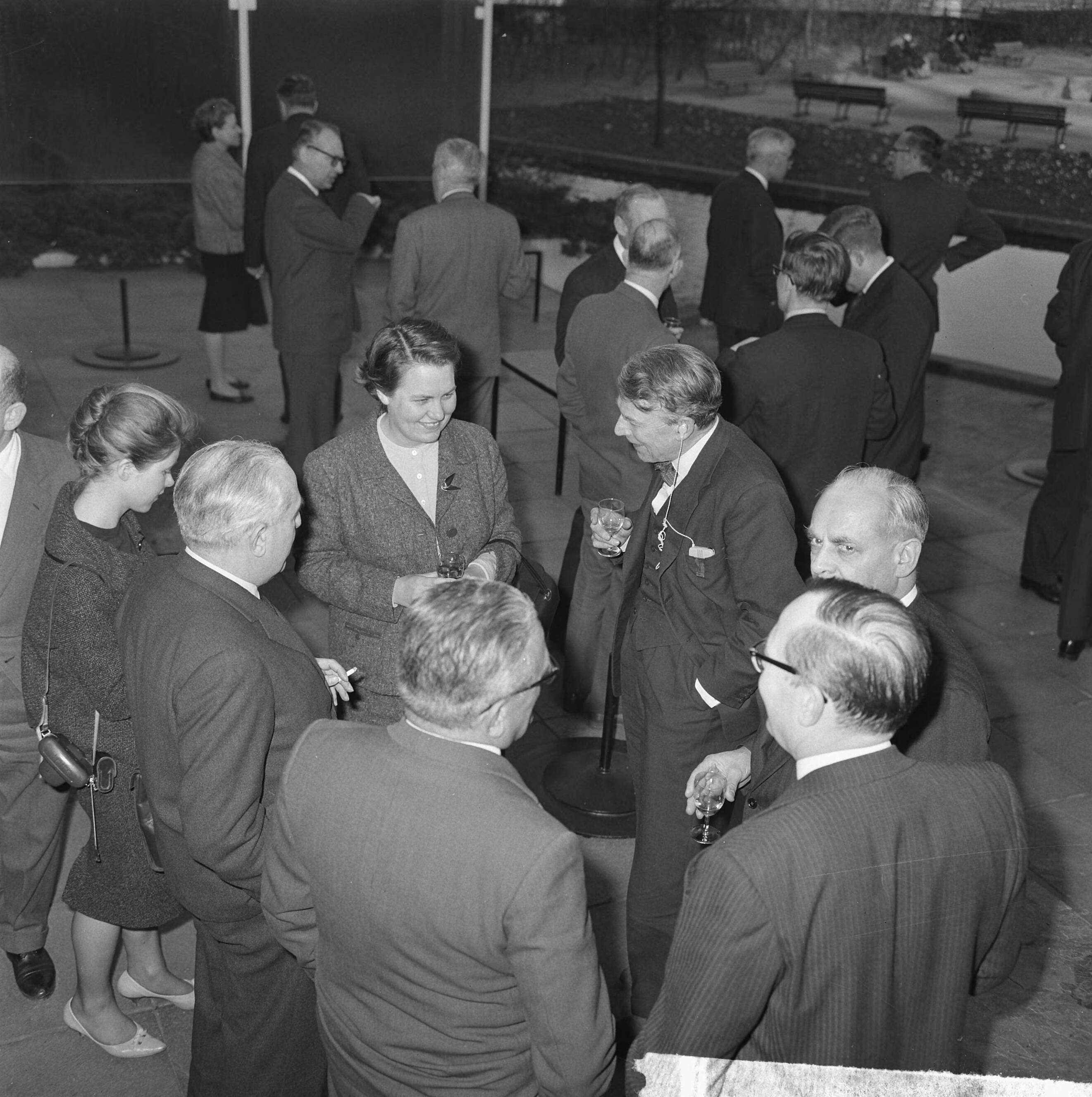 Fotocollectie Anefo — Opdracht Congresgebouw gemeente Den Haag , reportage — Foto: Nijs, Jac. de / Anefo. Licentie: Set B: Rechtenvrij / Publiek Domein. Bron: Nationaal Archief. http://hdl.handle.net/10648/aa6385a0-d0b4-102d-bcf8-003048976d84
