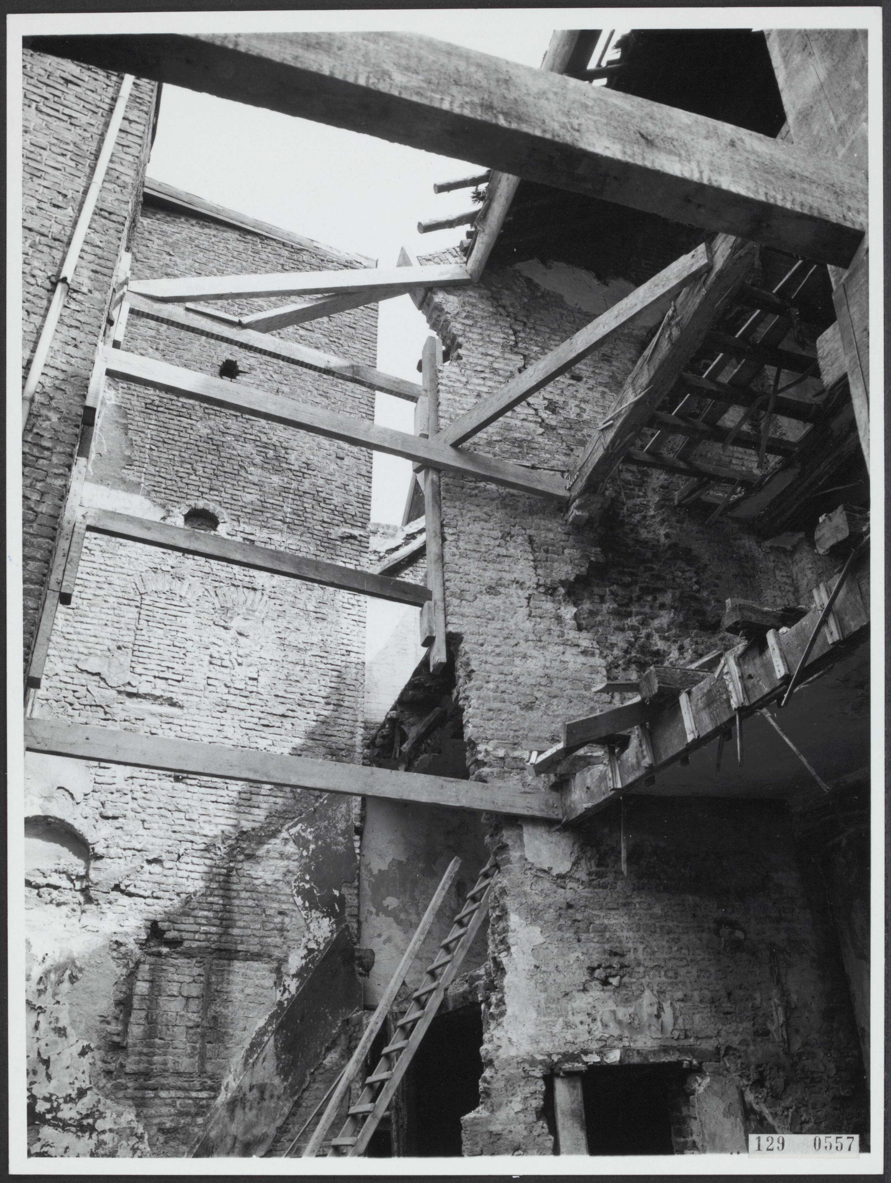 Steden [RVD] — Maastricht, 1954. Stokstraat — Foto: Rijksdienst voor de Monumentenzorg. Licentie: Set B: Rechtenvrij / Publiek Domein. Bron: Nationaal Archief. http://hdl.handle.net/10648/af470ed4-d0b4-102d-bcf8-003048976d84