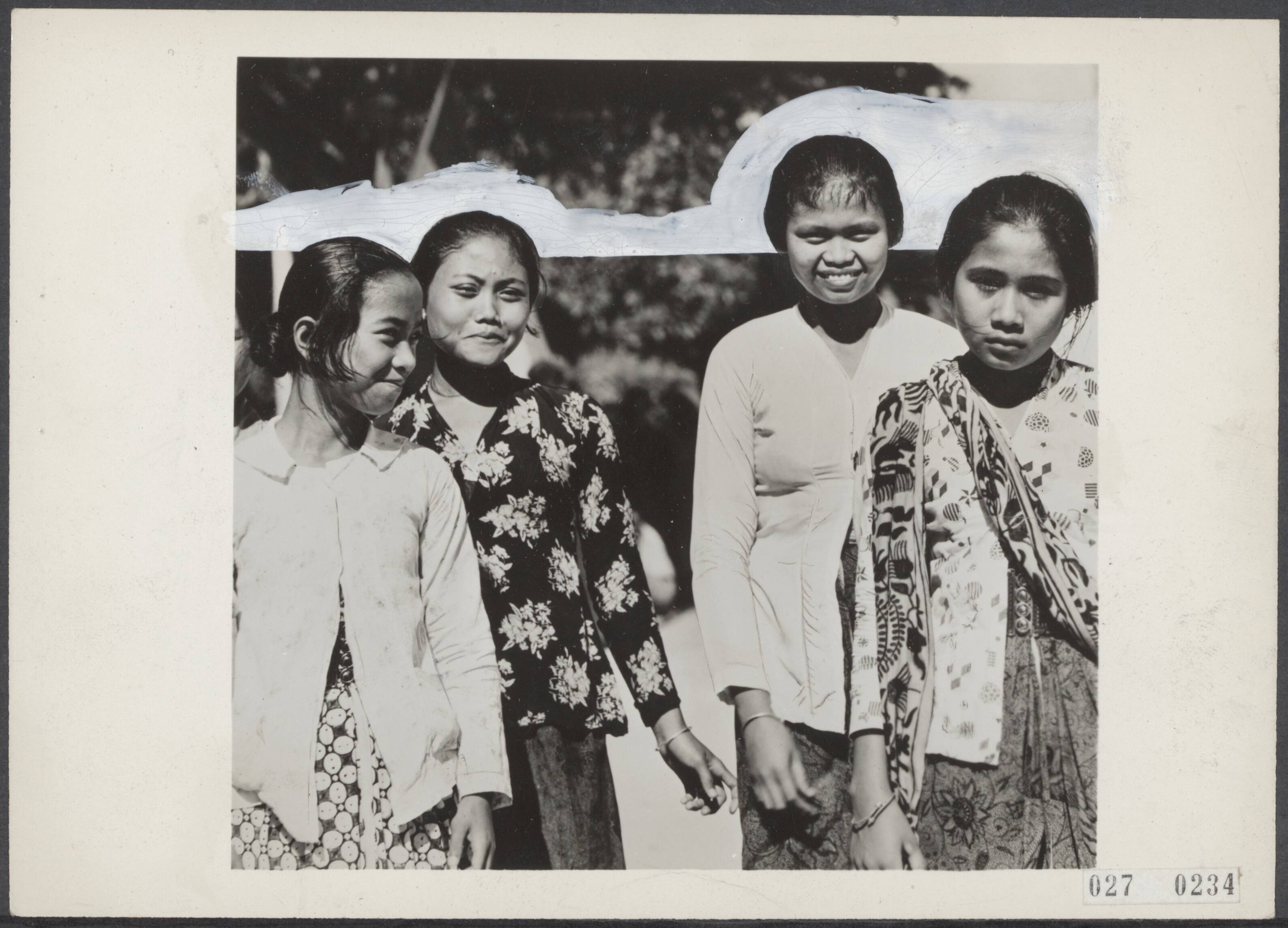 Fotocollectie Elsevier Binnenland — Groep Javaanse meisjes te Groningen (Suriname) — Foto: Rijksvoorlichtingsdienst (RVD). Licentie: Set B: Rechtenvrij / Publiek Domein. Bron: Nationaal Archief. http://hdl.handle.net/10648/addb13c4-d0b4-102d-bcf8-003048976d84