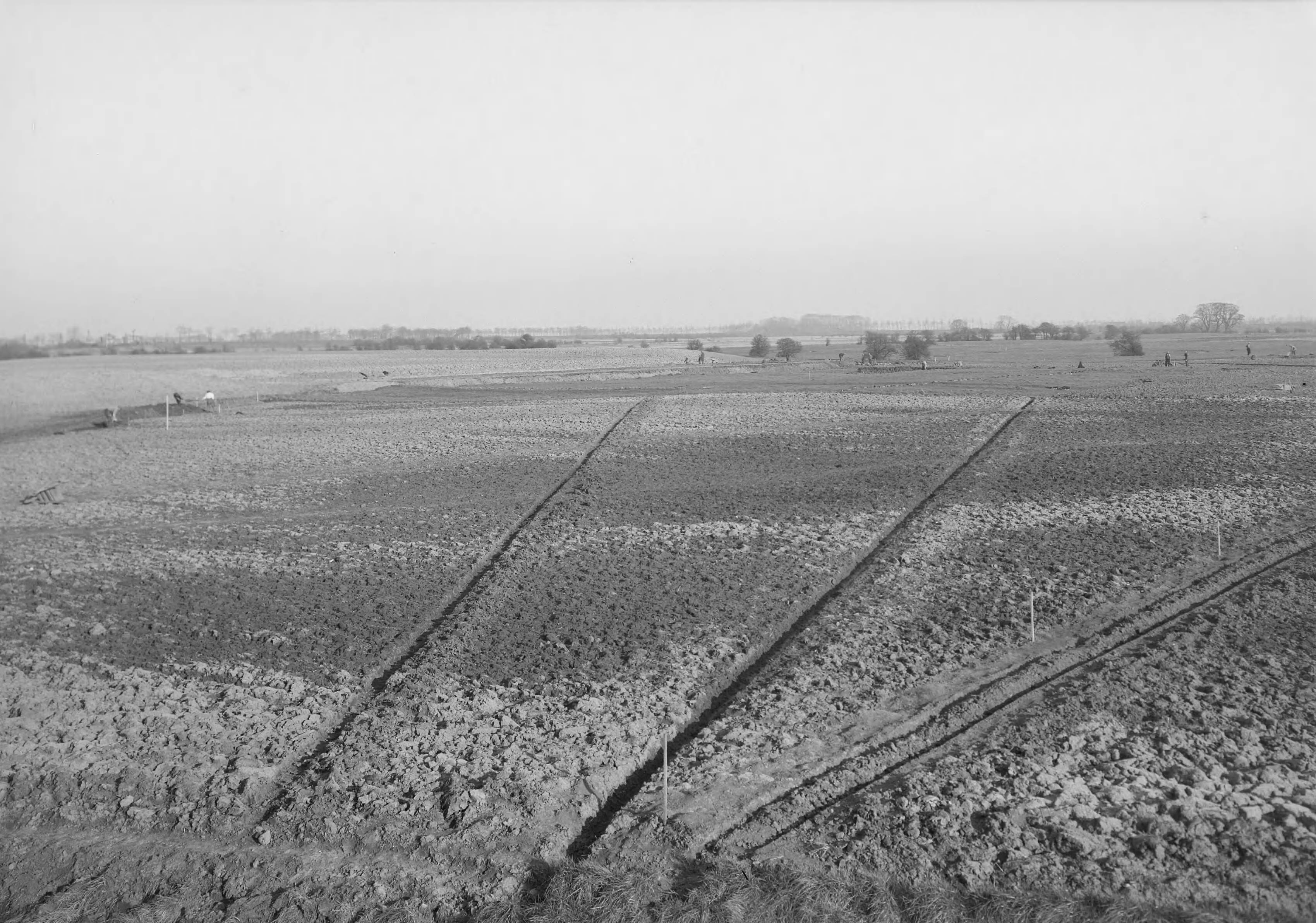 Fotocollectie Nederlandse Heidemaatschappij — Egaliseren terrein te Middelburg — Foto: Fotograaf Onbekend / Heidemij. Licentie: Set B: Rechtenvrij / Publiek Domein. Bron: Nationaal Archief. http://hdl.handle.net/10648/ae5c1866-d0b4-102d-bcf8-003048976d84