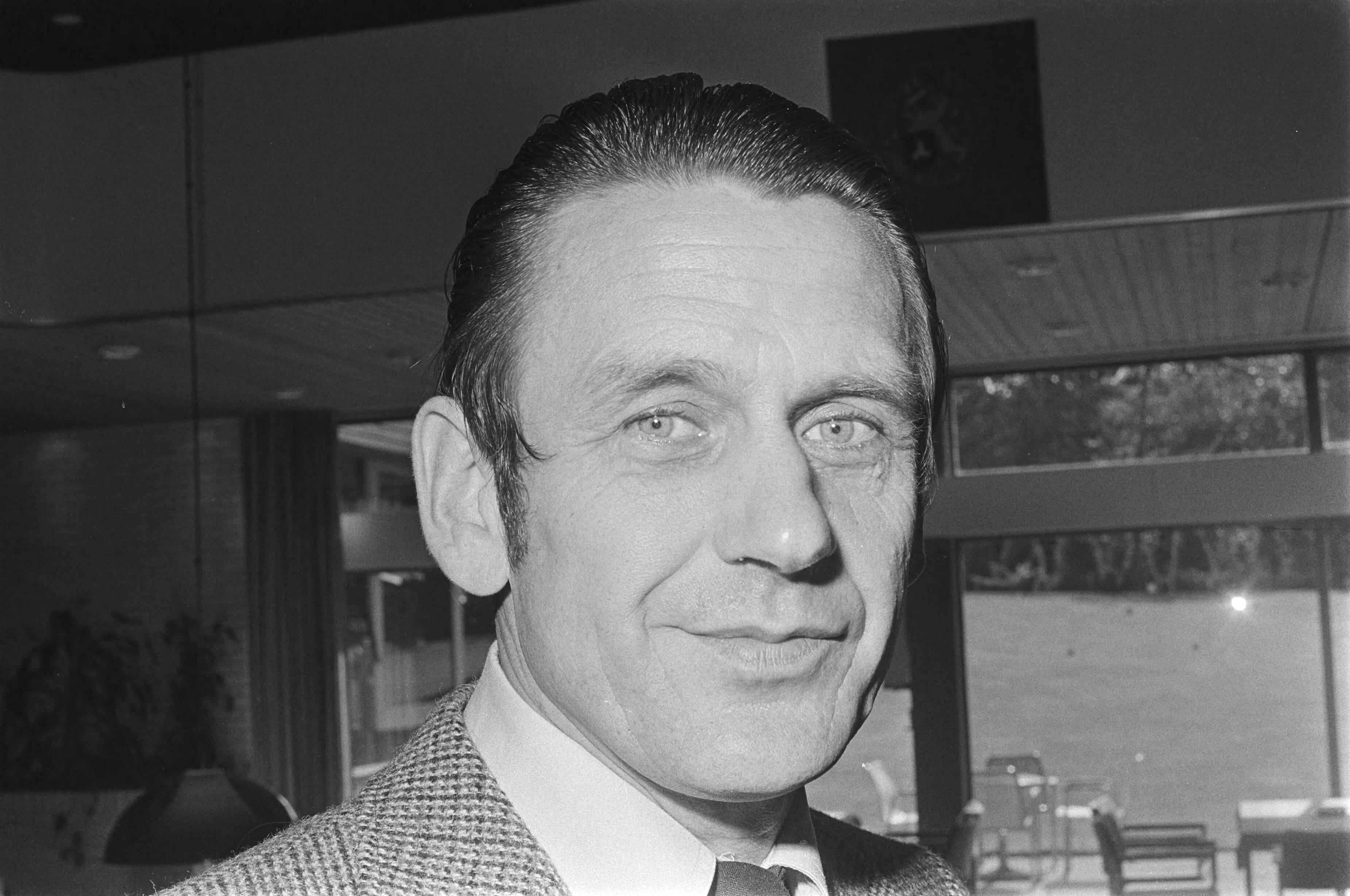 Fotocollectie Anefo — Selectie Nederlands Elftal in Zeist bijeen, interim-bondscoach Zwarthuis kop — Foto: Peters, Hans / Anefo. Licentie: Set B: Rechtenvrij / Publiek Domein. Bron: Nationaal Archief. http://hdl.handle.net/10648/ac8ad964-d0b4-102d-bcf8-003048976d84