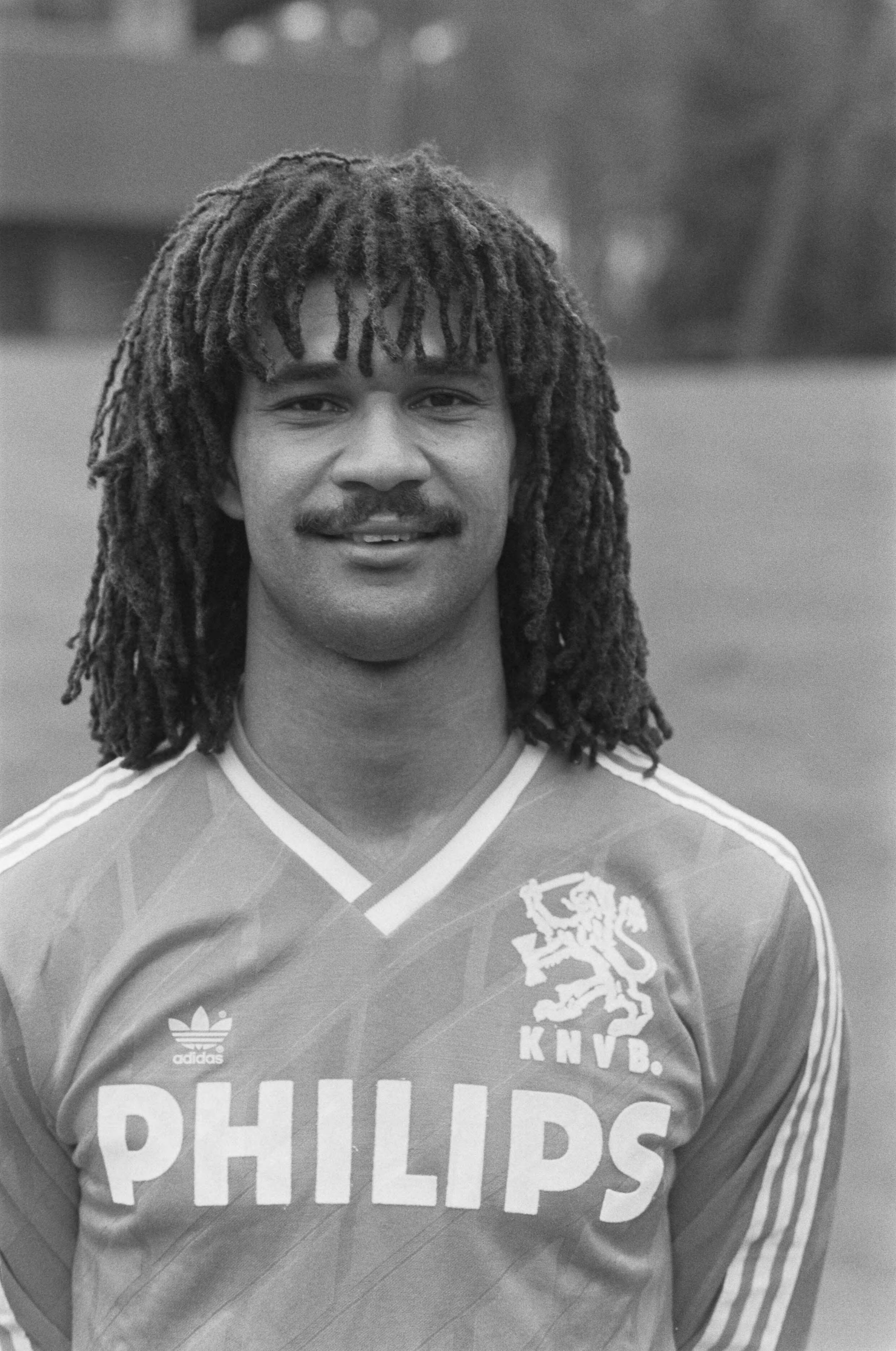 Fotocollectie Anefo — Selectie Nederlands elftal in Zeist; 19, 20 Ruud Gullit 20a, 21a Gerald Vanenburg — Foto: Croes, Rob C. / Anefo. Licentie: Set B: Rechtenvrij / Publiek Domein. Bron: Nationaal Archief. http://hdl.handle.net/10648/ad6974da-d0b4-102d-bcf8-003048976d84