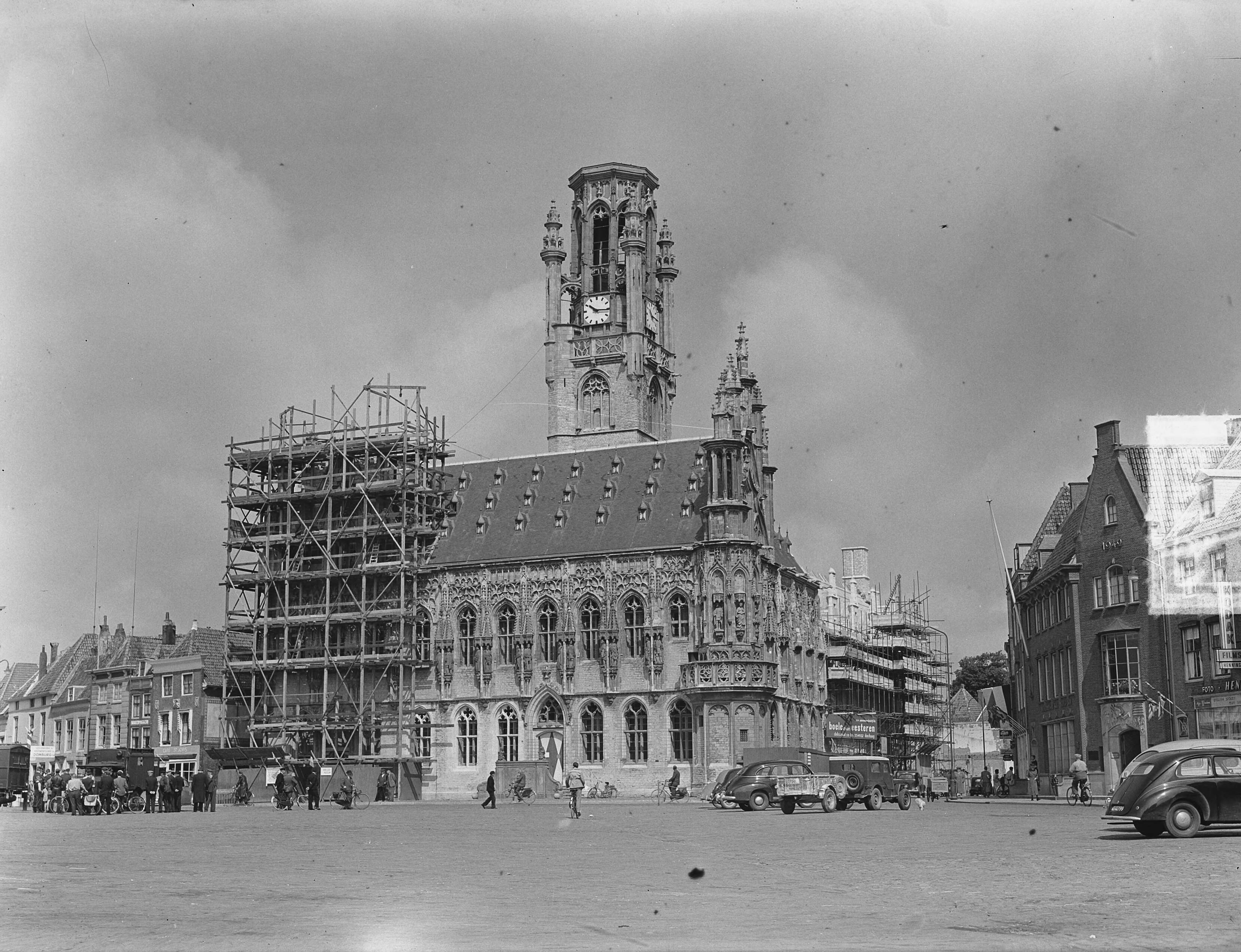 Fotocollectie Anefo — Stadhuis Middelburg — Foto: Pot, Harry / Anefo. Licentie: Set B: Rechtenvrij / Publiek Domein. Bron: Nationaal Archief. http://hdl.handle.net/10648/a8ec545e-d0b4-102d-bcf8-003048976d84