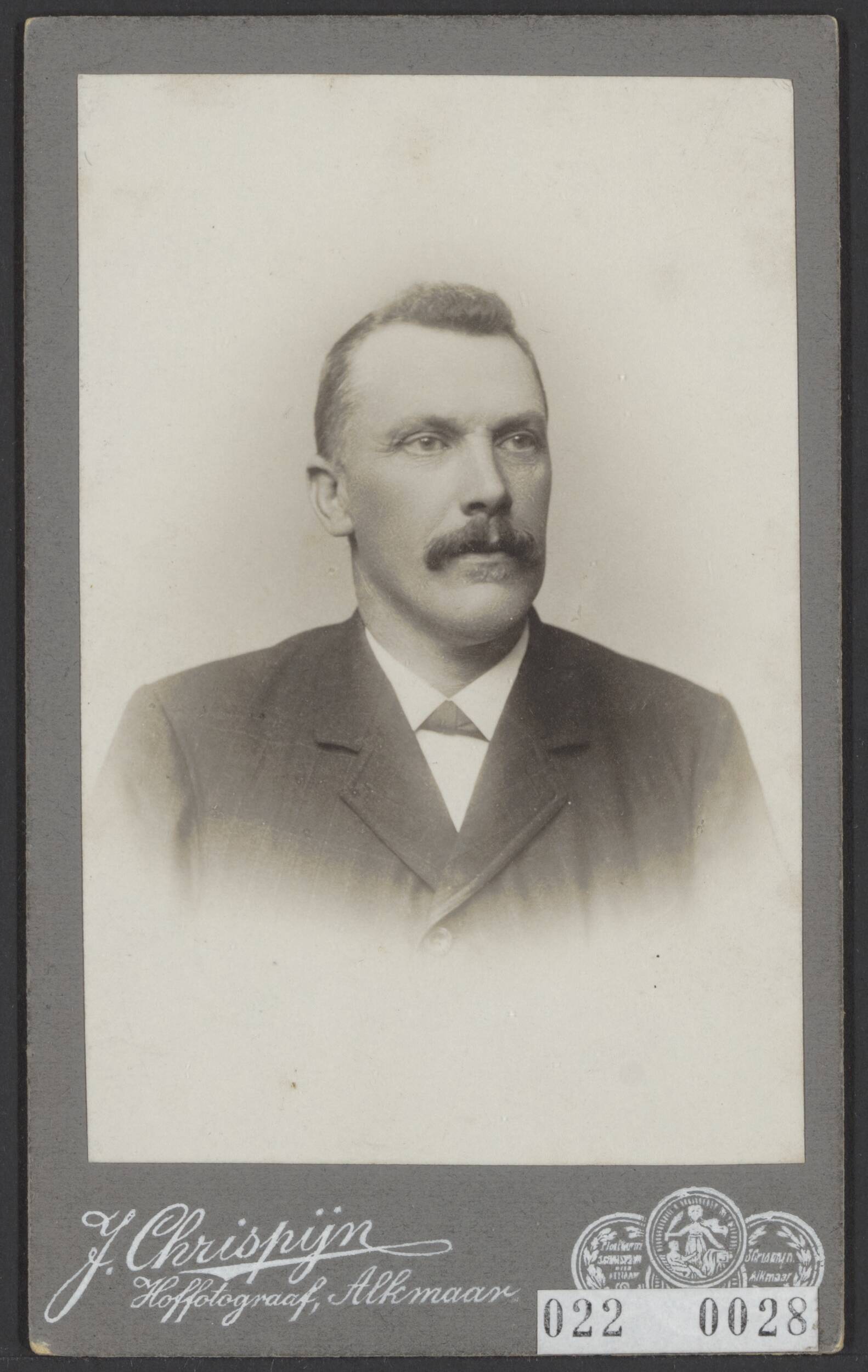 Fotocollectie Elsevier Binnenland — Jacob de Leeuw, bugermeester van Schermerhorn — Foto: Chrispijn, Jacques. Licentie: Set B: Rechtenvrij / Publiek Domein. Bron: Nationaal Archief. http://hdl.handle.net/10648/add0de68-d0b4-102d-bcf8-003048976d84