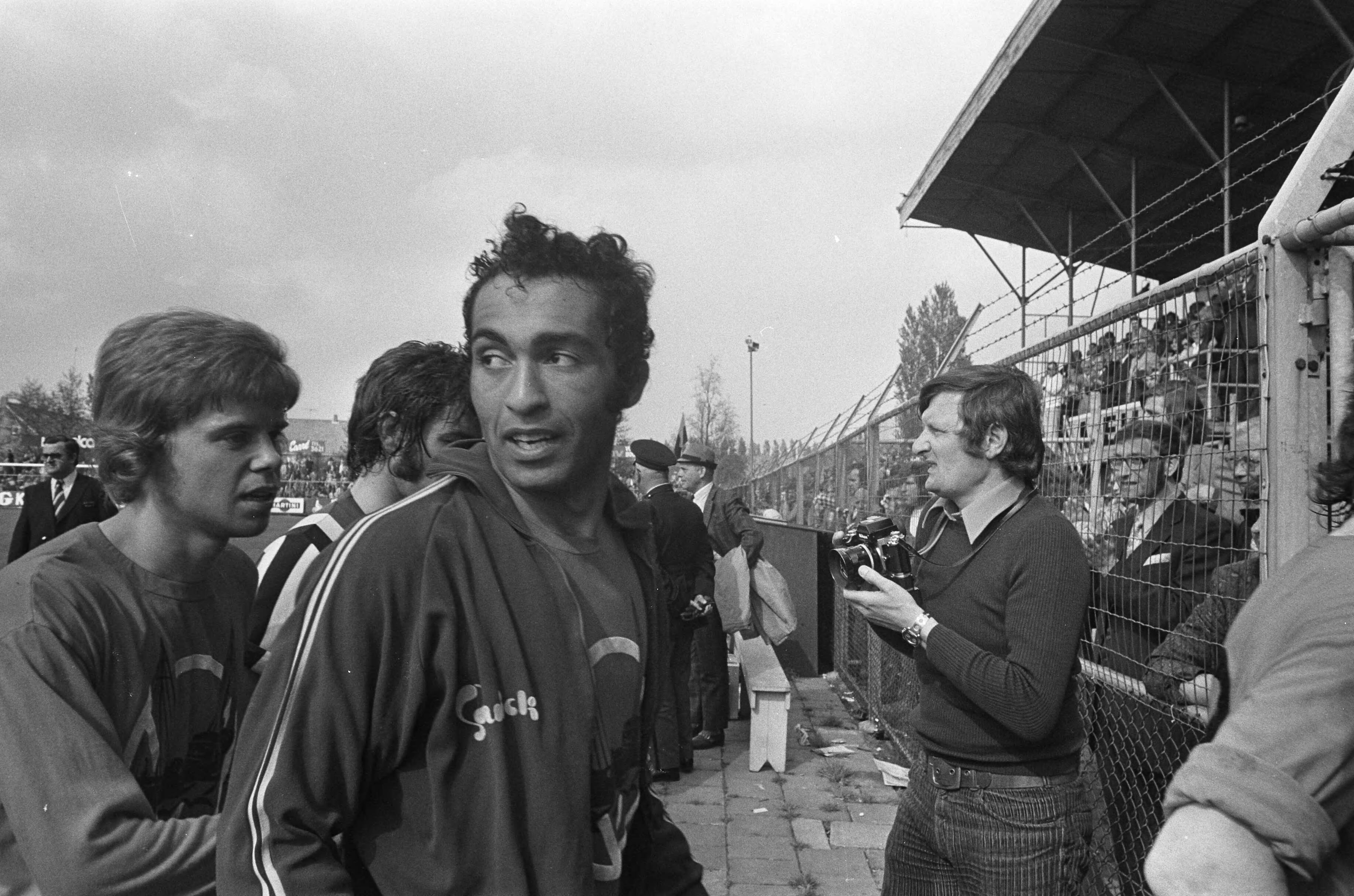 Fotocollectie Anefo — Volendam tegen Willem II 6-0, Ferreira (midden) (kop) — Foto: Mieremet, Rob / Anefo. Licentie: Set B: Rechtenvrij / Publiek Domein. Bron: Nationaal Archief. http://hdl.handle.net/10648/ac2ccbb2-d0b4-102d-bcf8-003048976d84